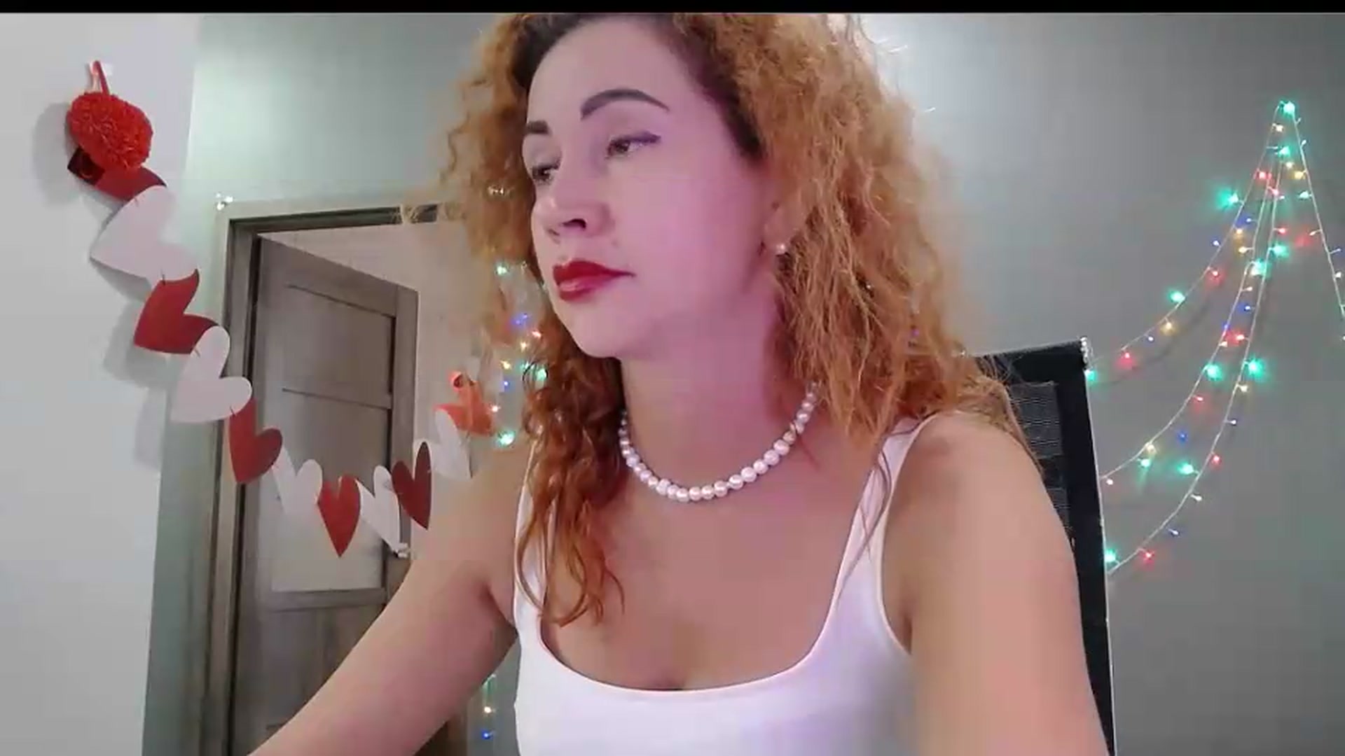Gallery image thumbnail from XeniaMilf's myfreecams stream on, 08/25/2026, 15:33 image 16 of 20