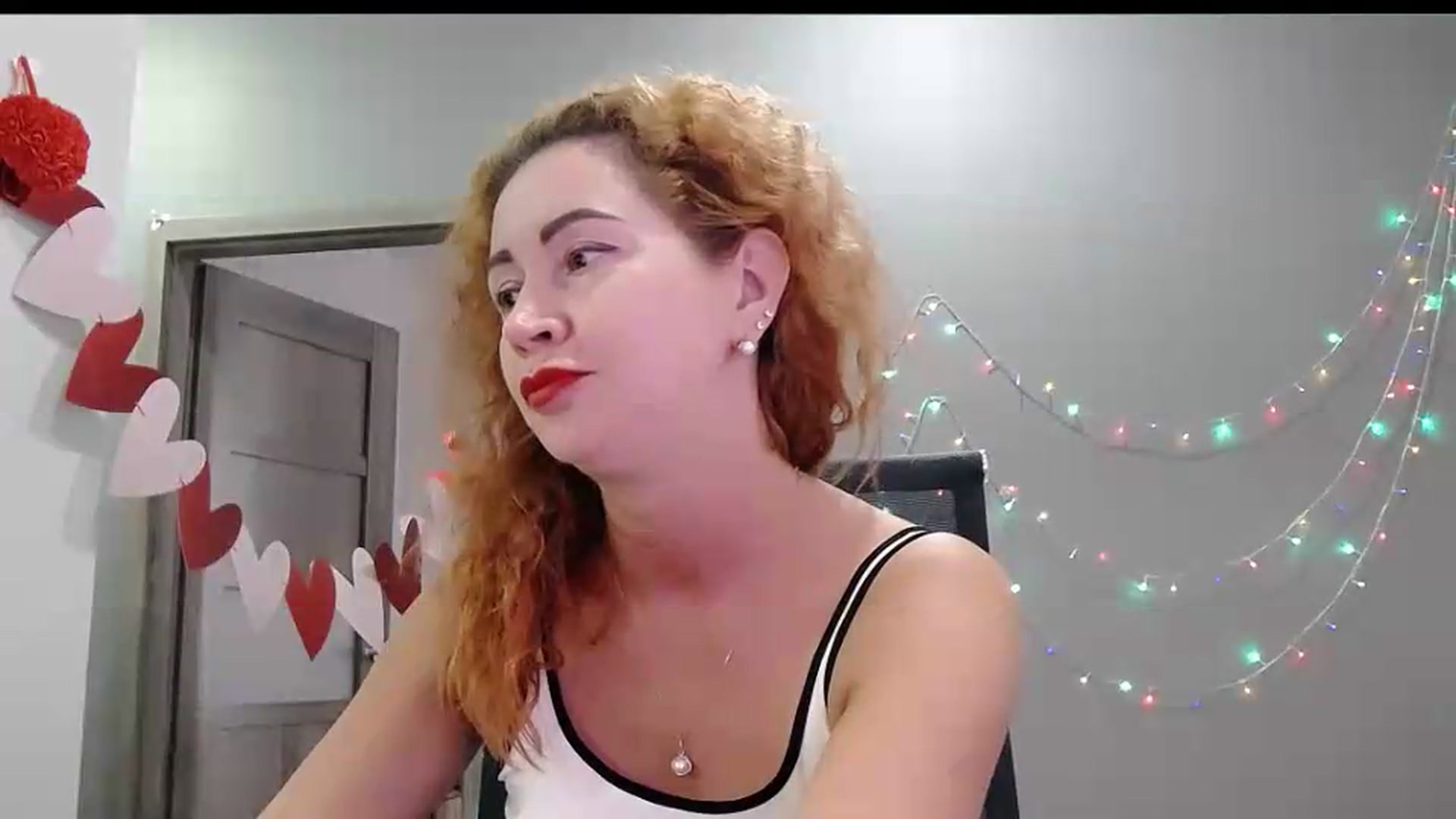 Gallery image thumbnail from XeniaMilf's myfreecams stream on, 08/26/2026, 18:22 image 5 of 20