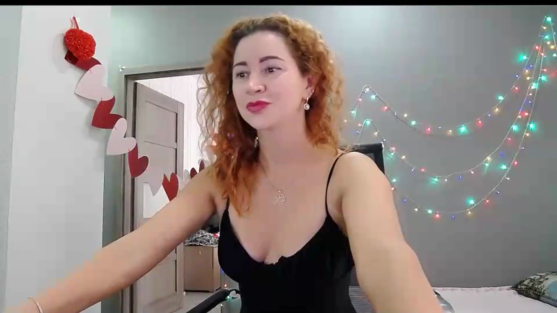 Gallery image thumbnail from XeniaMilf's myfreecams stream on, 08/28/2026, 13:14 image 5 of 20