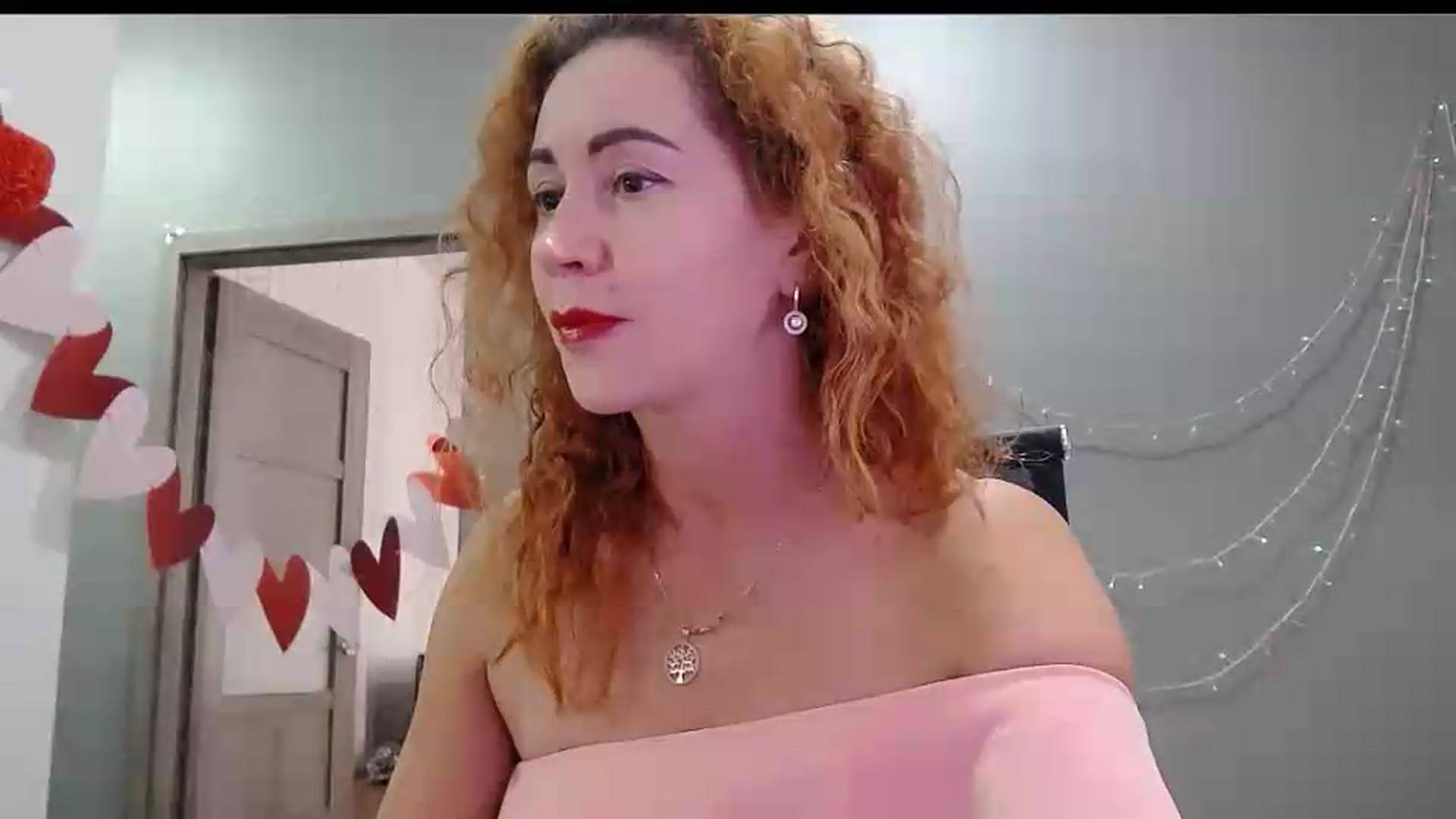 Gallery image thumbnail from XeniaMilf's myfreecams stream on, 08/28/2026, 15:35 image 9 of 20