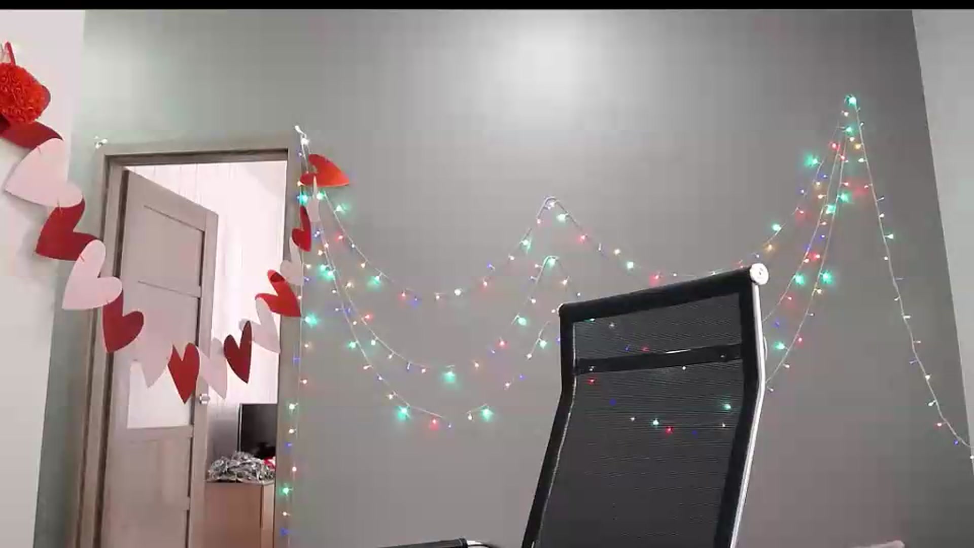 Gallery image thumbnail from XeniaMilf's myfreecams stream on, 09/09/2026, 14:01 image 9 of 20