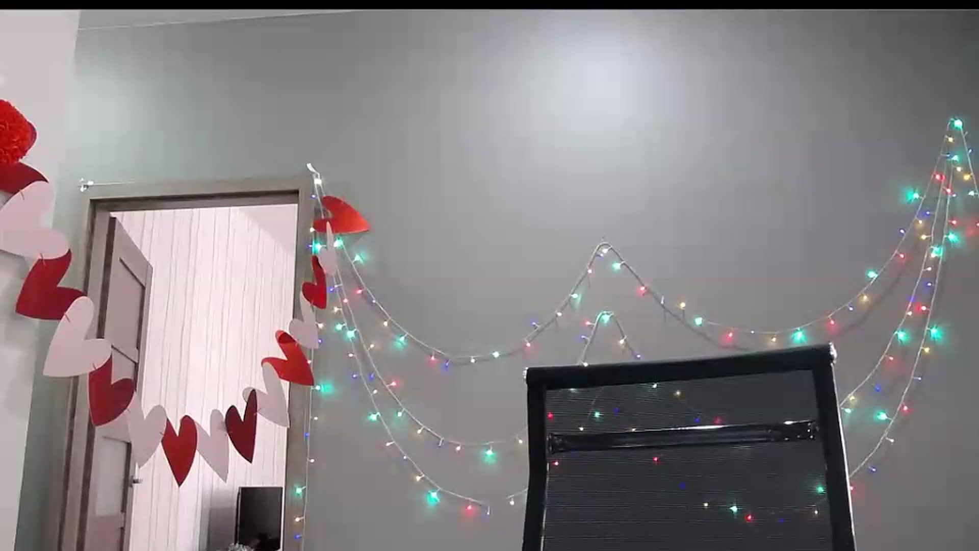 Gallery image thumbnail from XeniaMilf's myfreecams stream on, 09/17/2026, 13:54 image 13 of 20