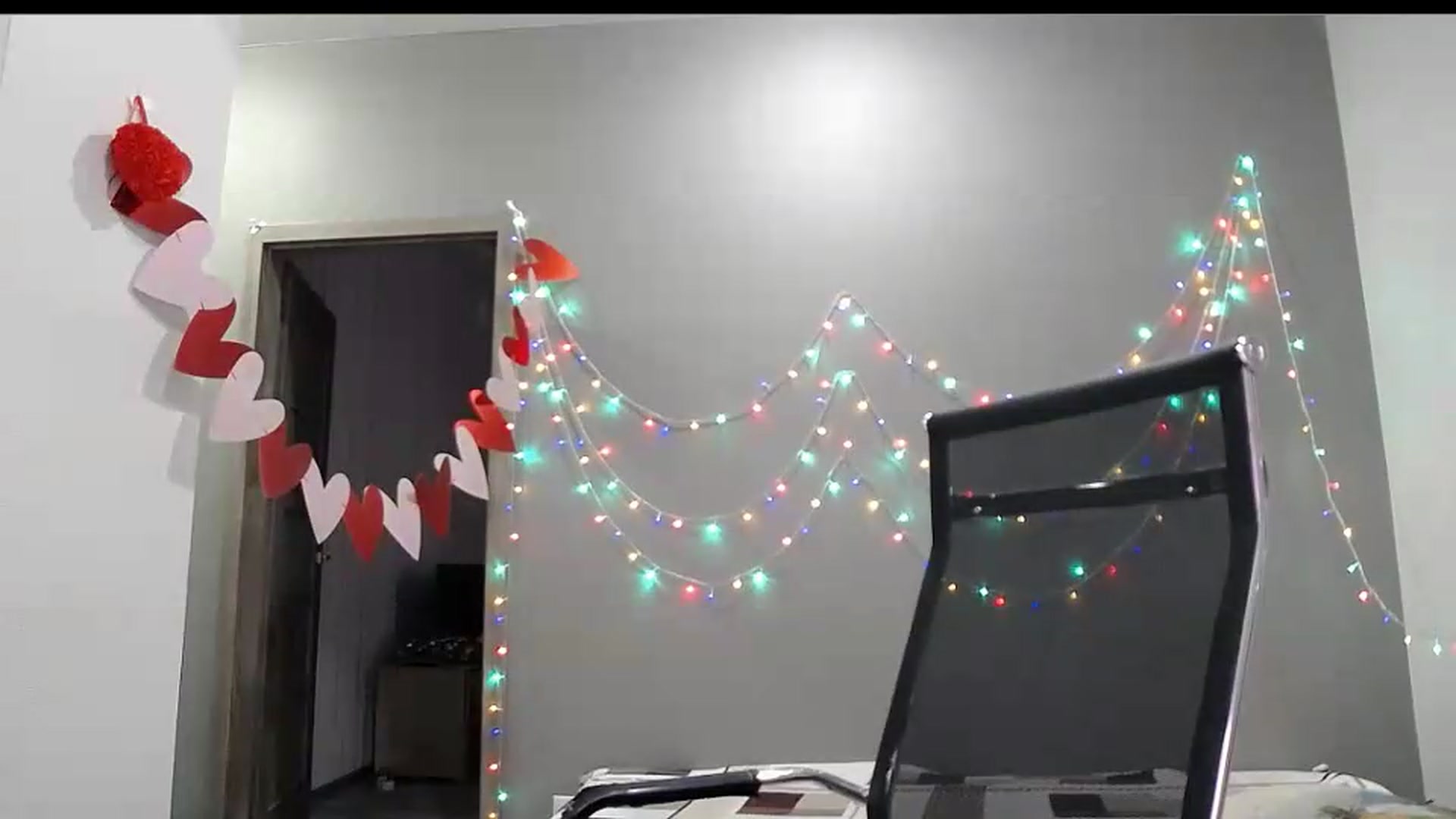 Gallery image thumbnail from XeniaMilf's myfreecams stream on, 09/18/2026, 15:32 image 6 of 20