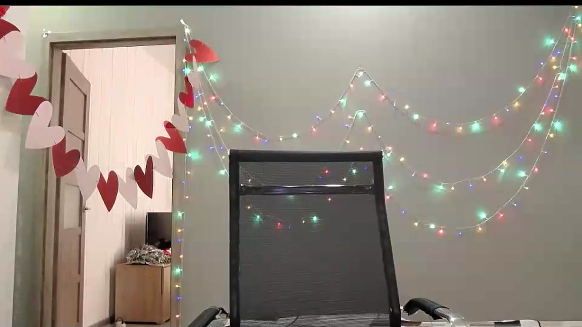 Gallery image thumbnail from XeniaMilf's myfreecams stream on, 09/19/2026, 14:05 image 13 of 20