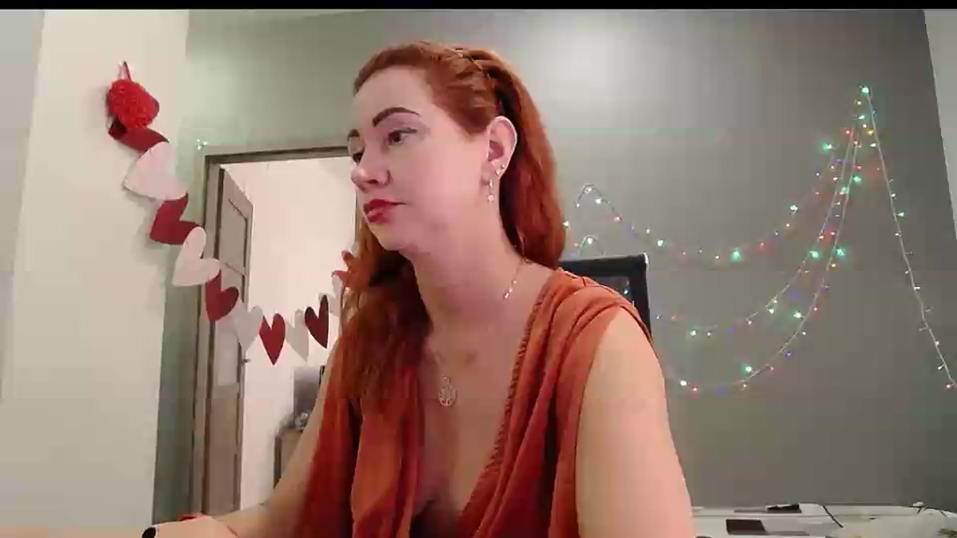 Gallery image thumbnail from XeniaMilf's myfreecams stream on, 09/19/2026, 14:05 image 1 of 20