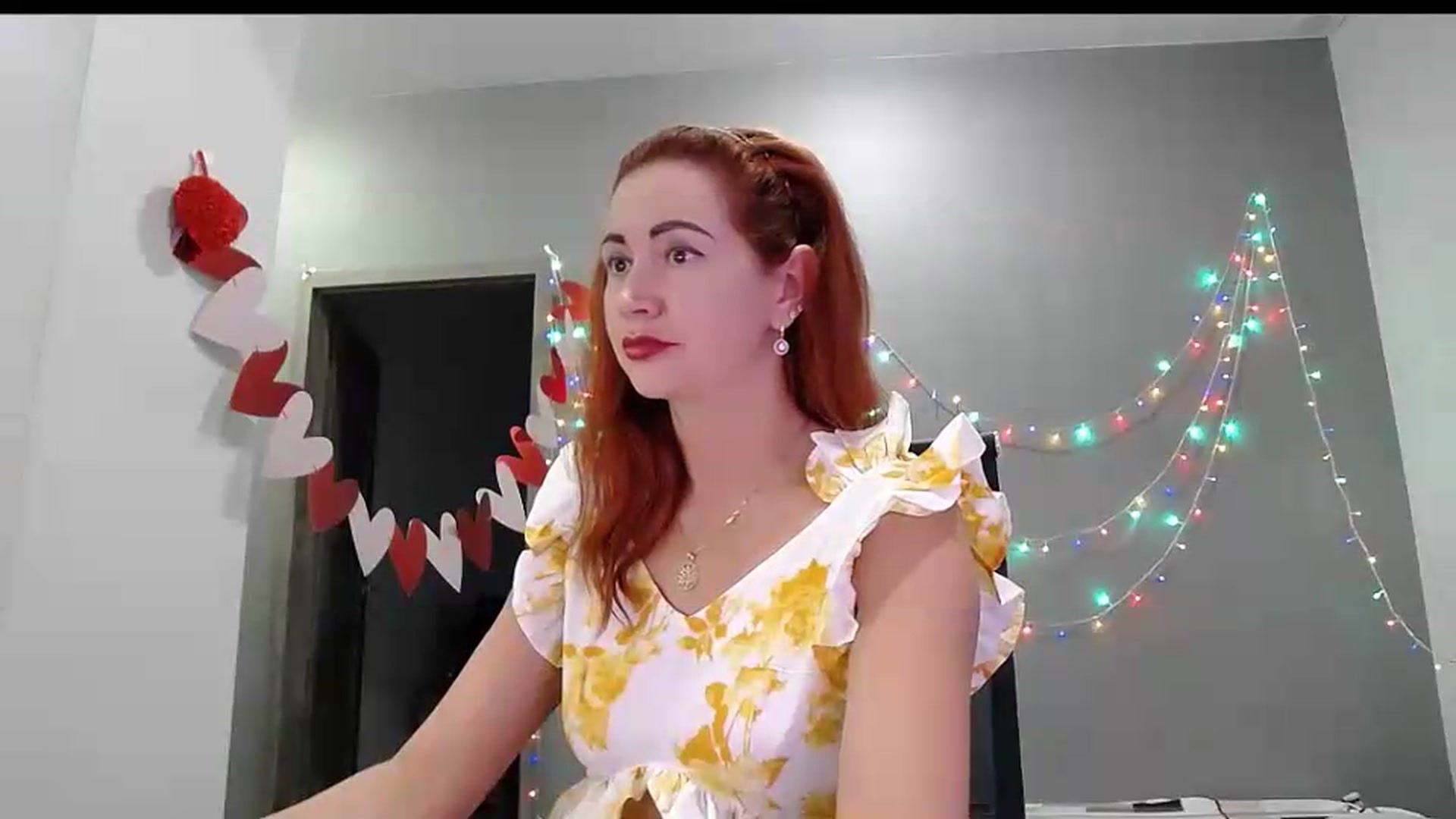 Gallery image thumbnail from XeniaMilf's myfreecams stream on, 09/19/2026, 16:32 image 9 of 20
