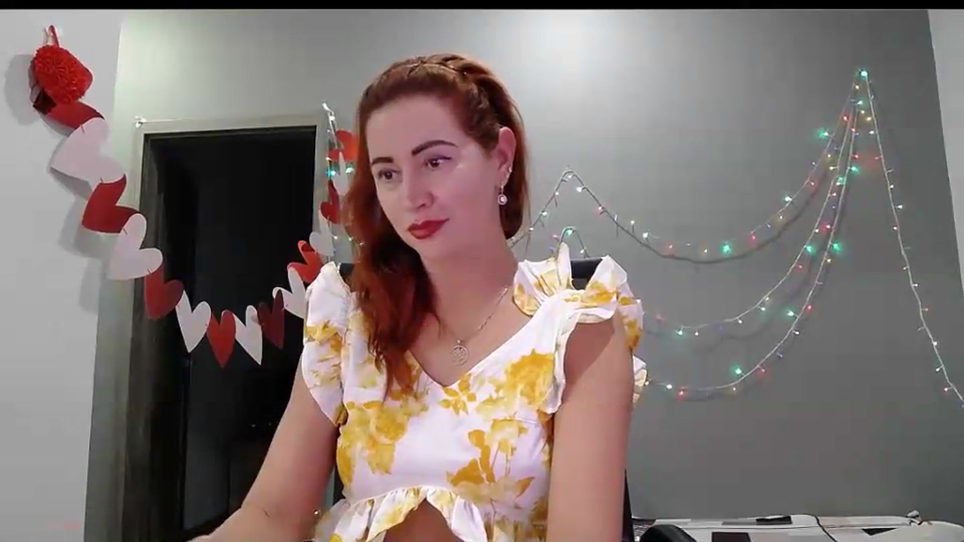 Gallery image thumbnail from XeniaMilf's myfreecams stream on, 09/19/2026, 16:32 image 11 of 20