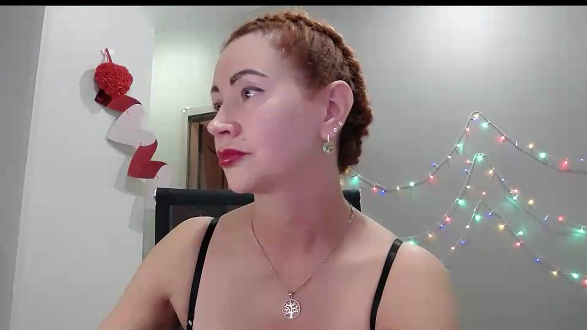 Gallery image thumbnail from XeniaMilf's myfreecams stream on, 09/23/2026, 15:29 image 18 of 20