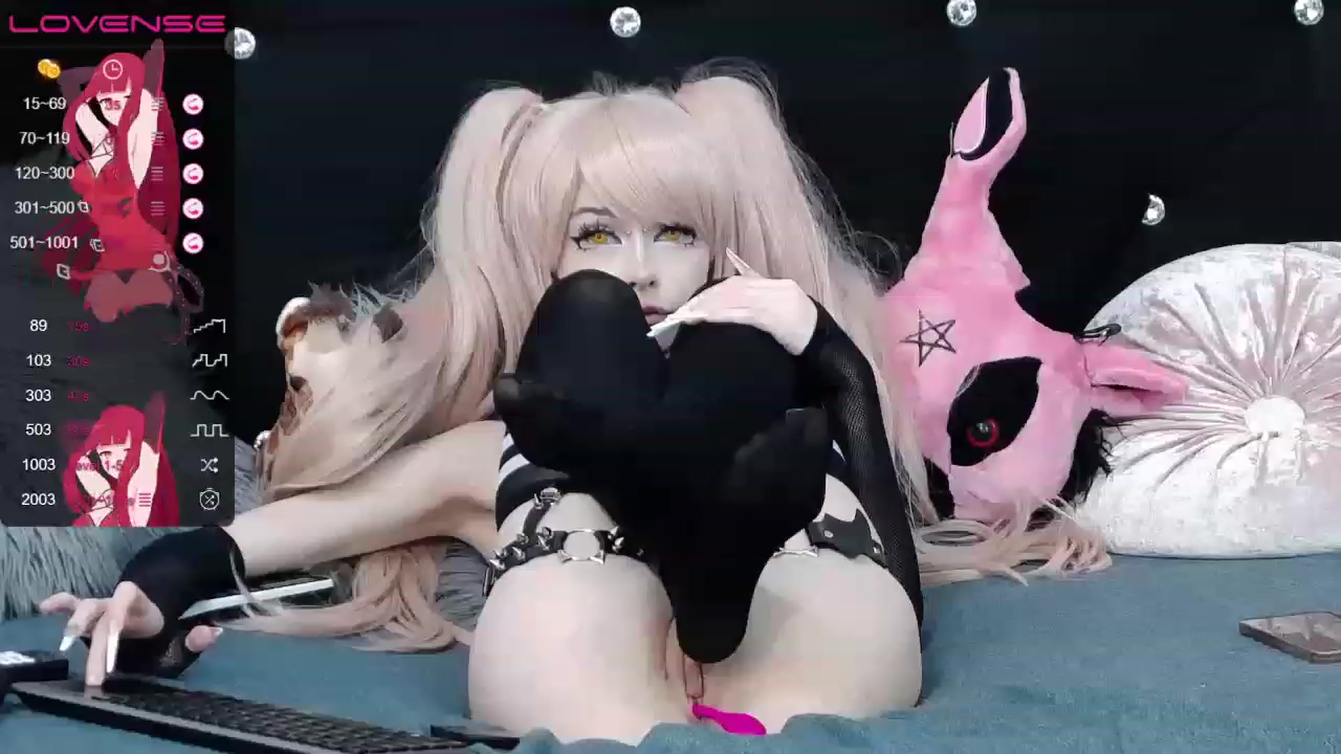Gallery image thumbnail from Xenomy's myfreecams stream on, 06/01/2023, 14:33 image 9 of 20