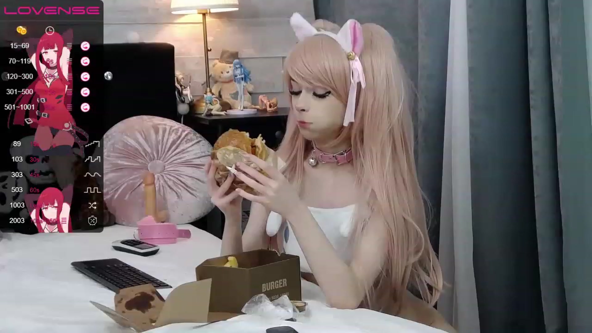 Gallery image thumbnail from Xenomy's myfreecams stream on, 06/19/2023, 09:40 image 10 of 20