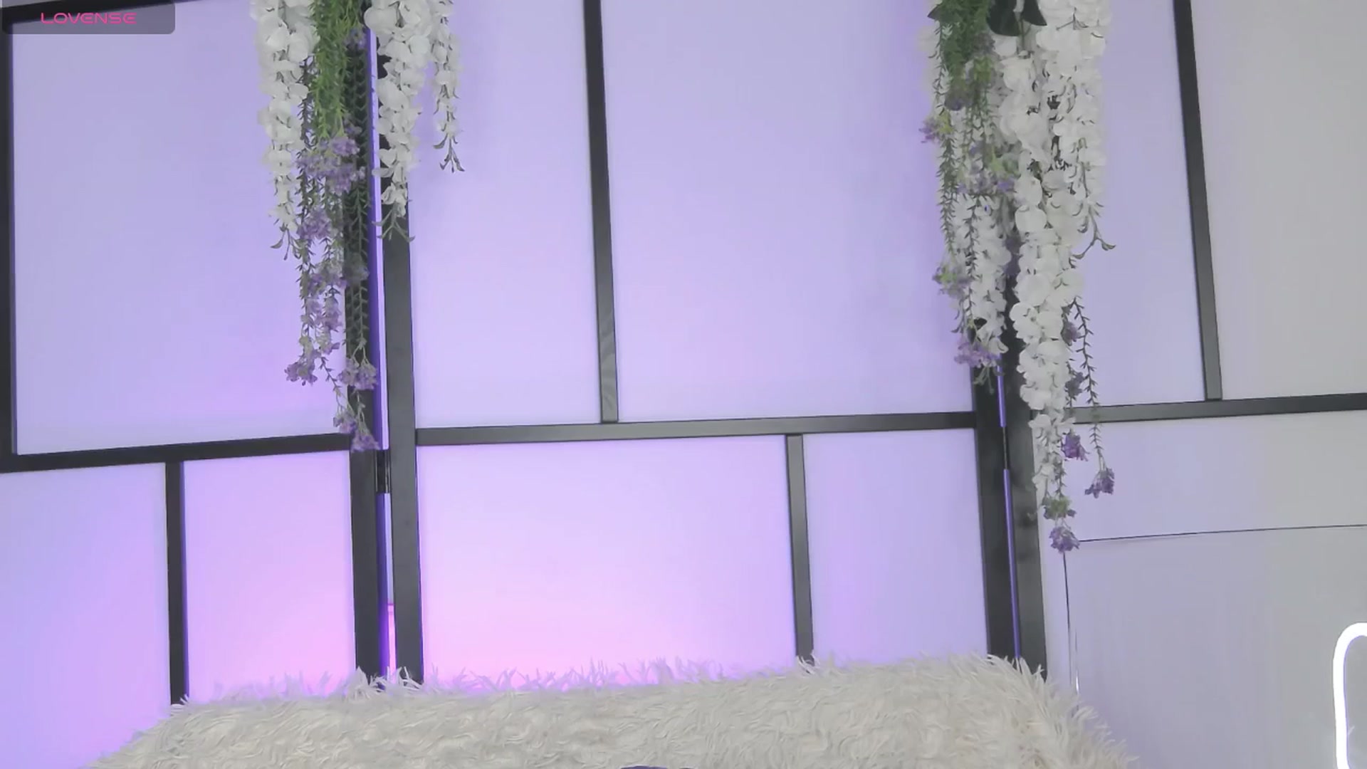 Gallery image thumbnail from Xenomy's myfreecams stream on, 09/22/2025, 11:44 image 19 of 20