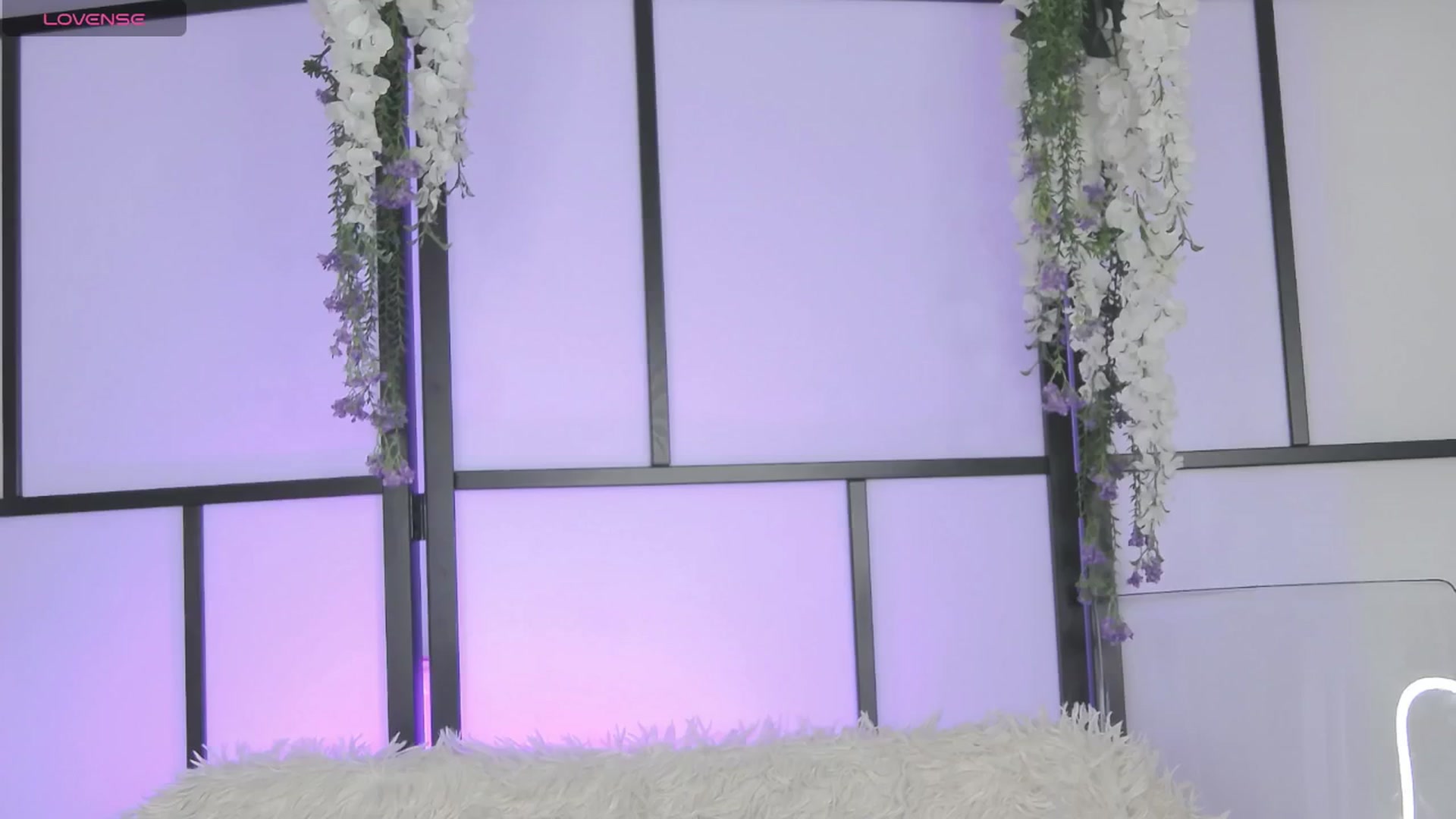 Gallery image thumbnail from Xenomy's myfreecams stream on, 10/08/2025, 12:29 image 10 of 20