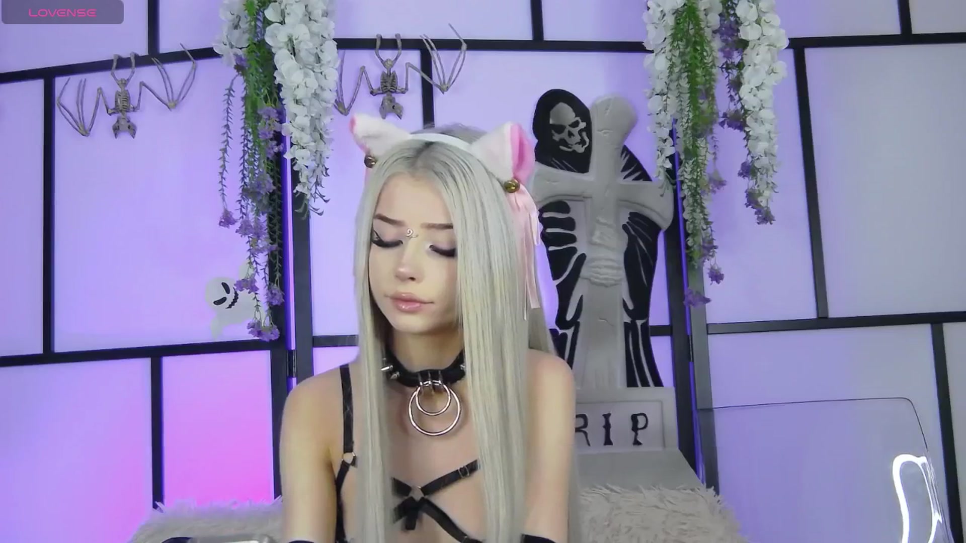 Gallery image thumbnail from Xenomy's myfreecams stream on, 10/29/2025, 08:42 image 9 of 20