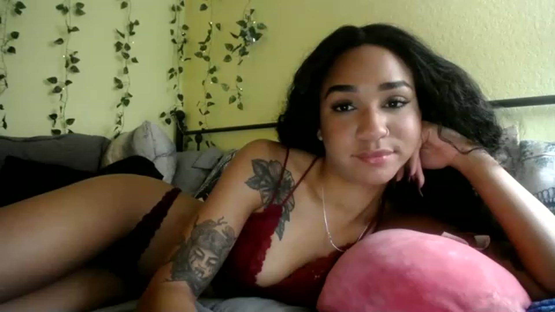 Gallery image thumbnail from XgothgurlX's myfreecams stream on, 03/05/2023, 07:29 image 1 of 20