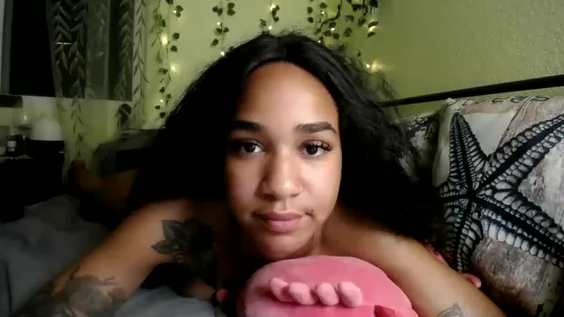 Gallery image thumbnail from XgothgurlX's myfreecams stream on, 04/17/2023, 03:58 image 9 of 20