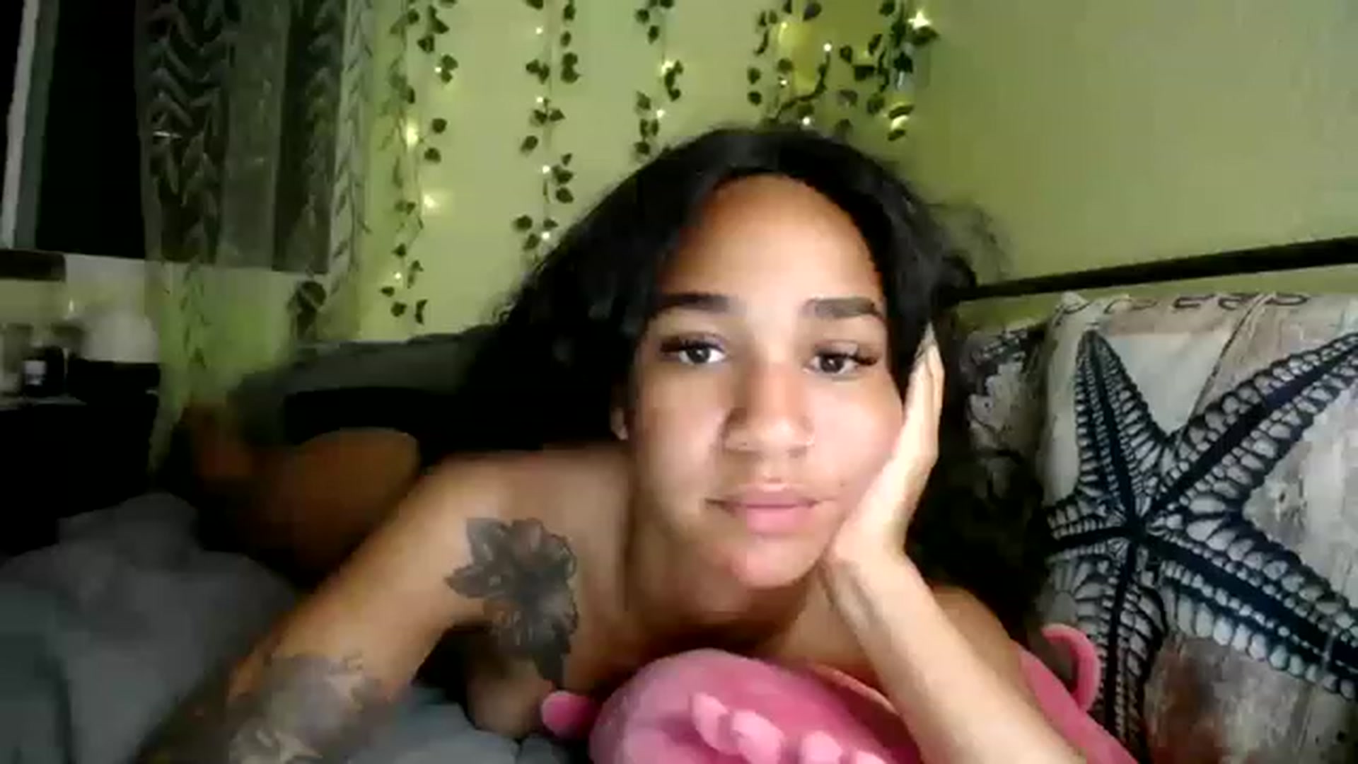 Gallery image thumbnail from XgothgurlX's myfreecams stream on, 04/17/2023, 03:58 image 2 of 20