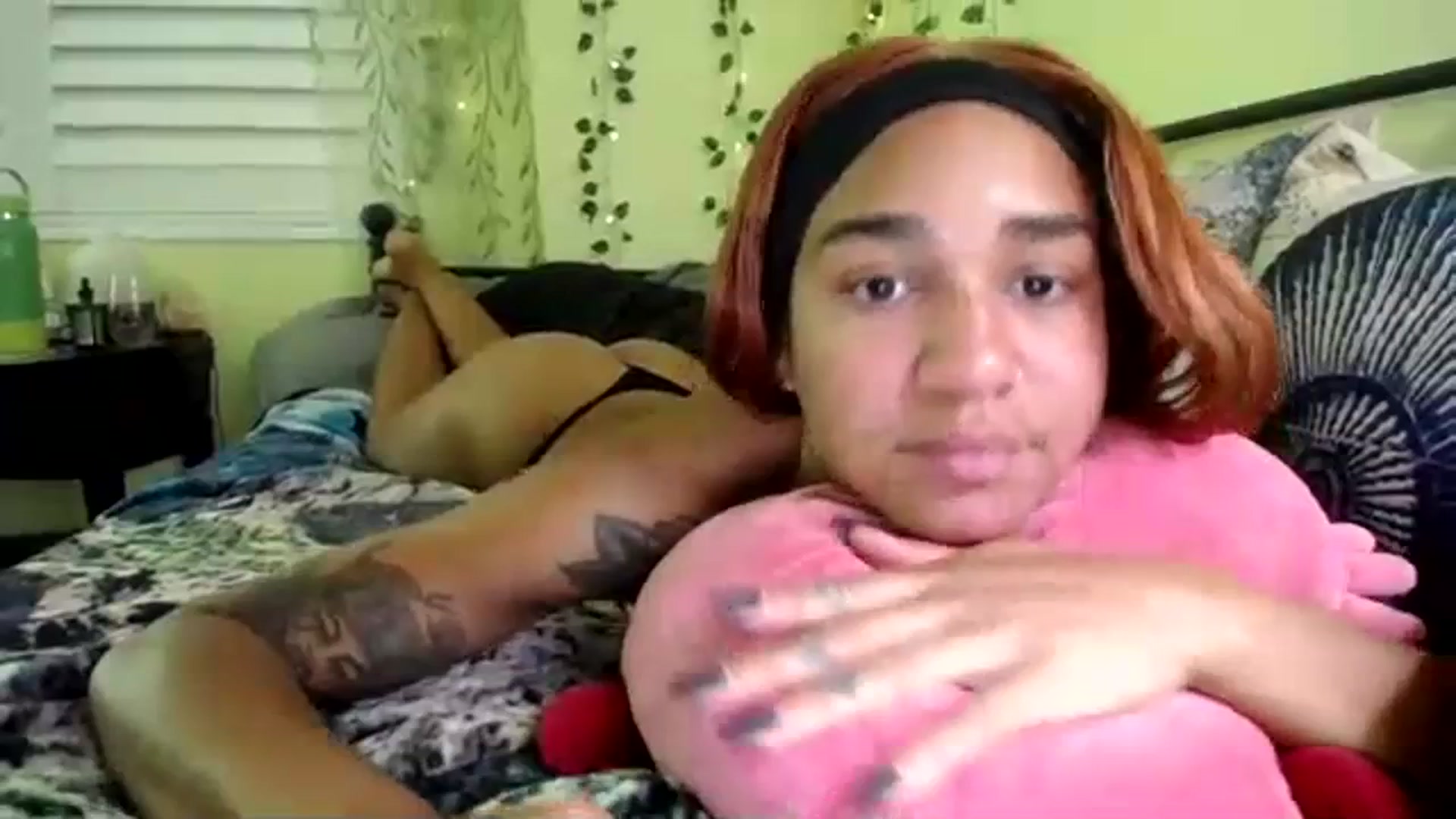 Gallery image thumbnail from XgothgurlX's myfreecams stream on, 06/08/2023, 05:46 image 1 of 20