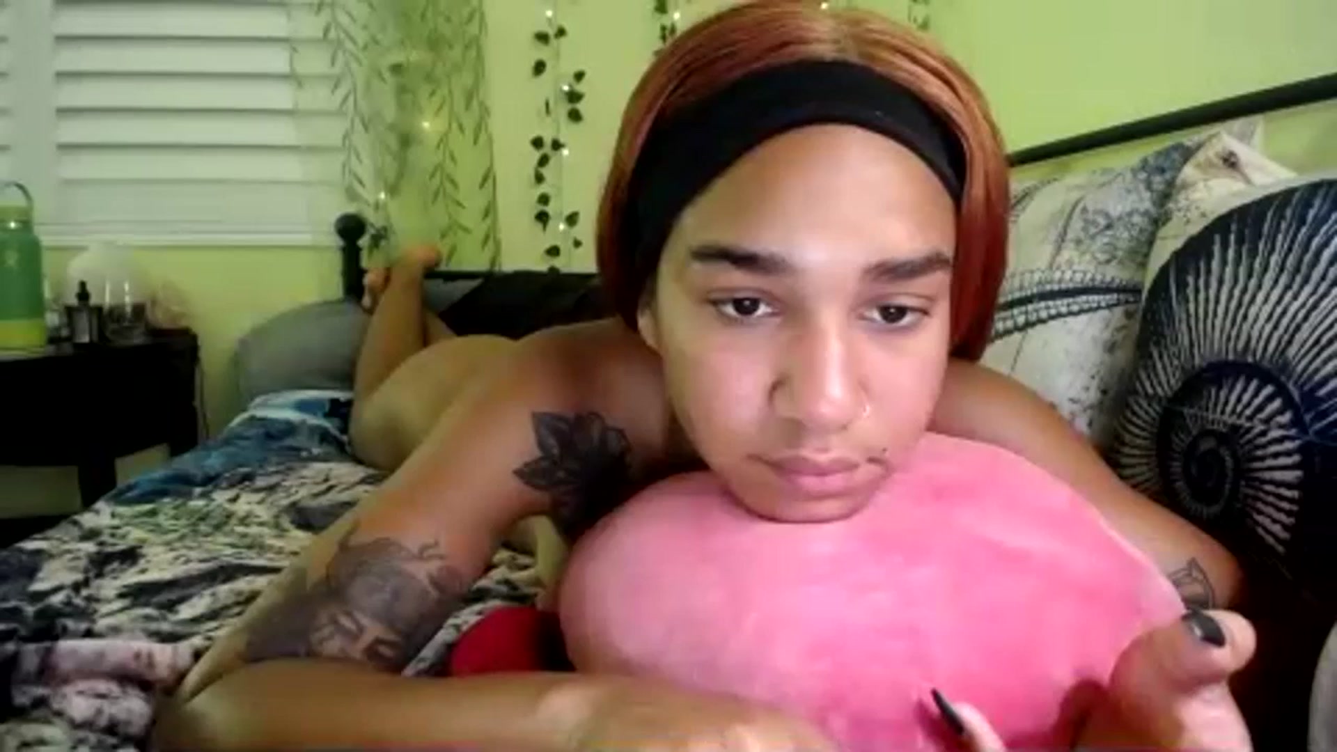 Gallery image thumbnail from XgothgurlX's myfreecams stream on, 06/08/2023, 05:46 image 18 of 20