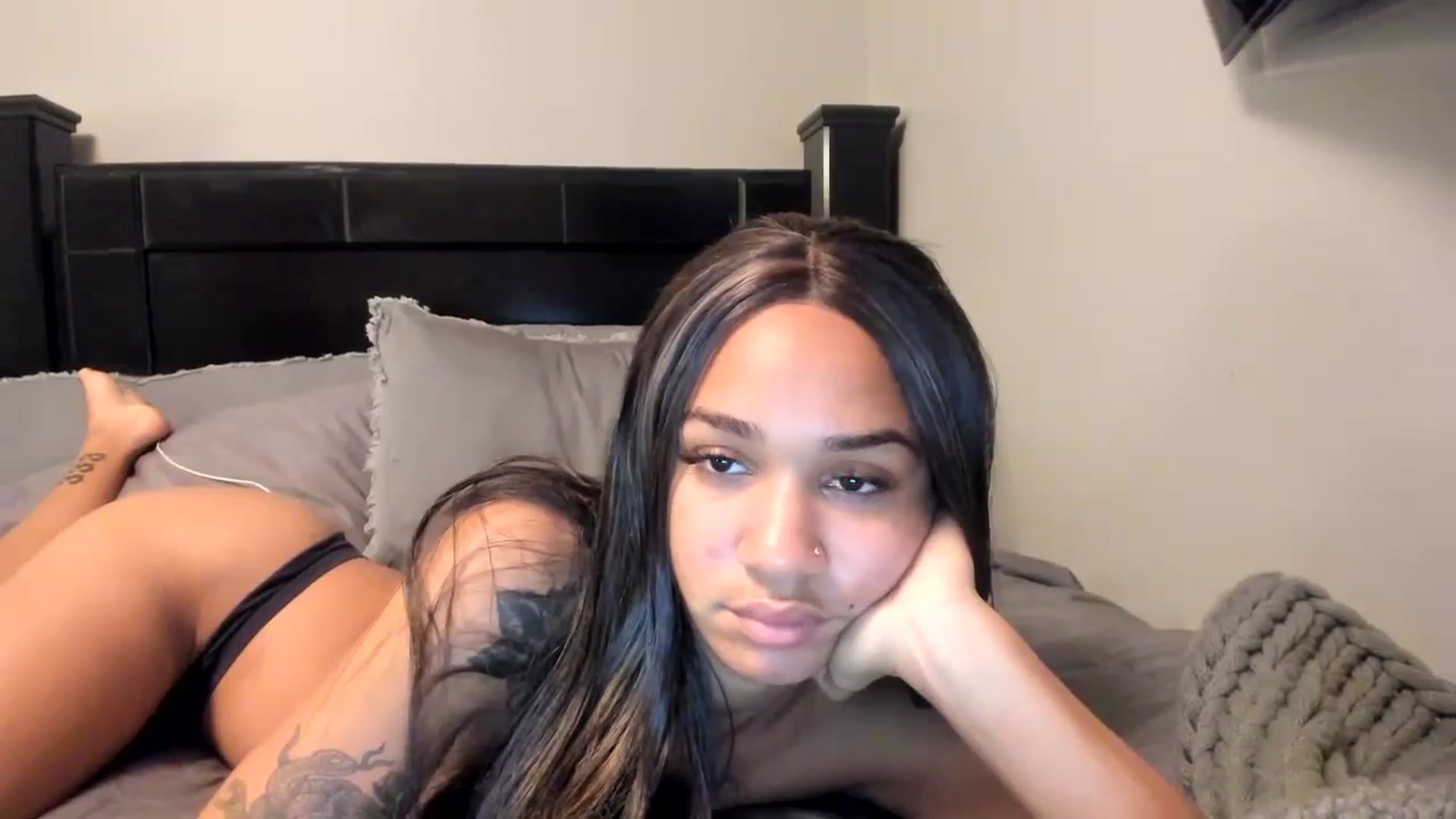 Gallery image thumbnail from XgothgurlX's myfreecams stream on, 12/18/2023, 07:40 image 8 of 20