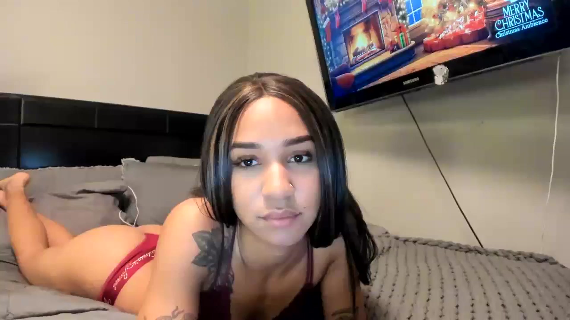 Gallery image thumbnail from XgothgurlX's myfreecams stream on, 12/25/2023, 03:06 image 4 of 20