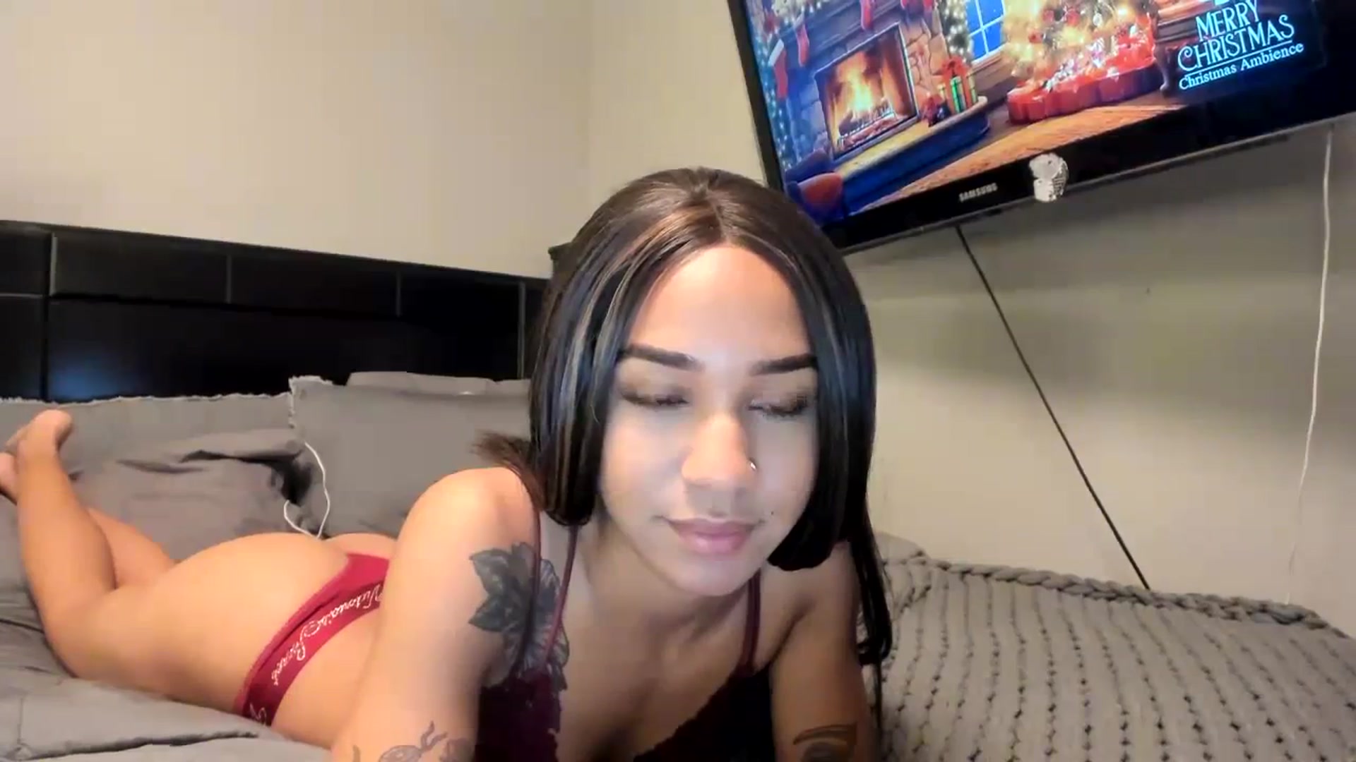 Gallery image thumbnail from XgothgurlX's myfreecams stream on, 12/25/2023, 03:06 image 2 of 20
