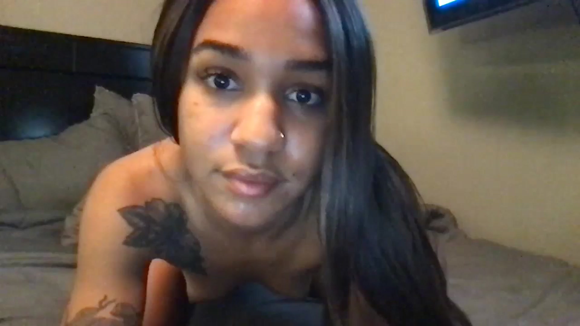 Gallery image thumbnail from XgothgurlX's myfreecams stream on, 12/31/2023, 02:27 image 13 of 20
