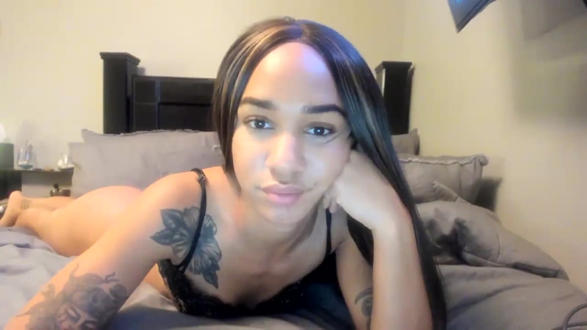 Gallery image thumbnail from XgothgurlX's myfreecams stream on, 01/08/2024, 06:09 image 10 of 20