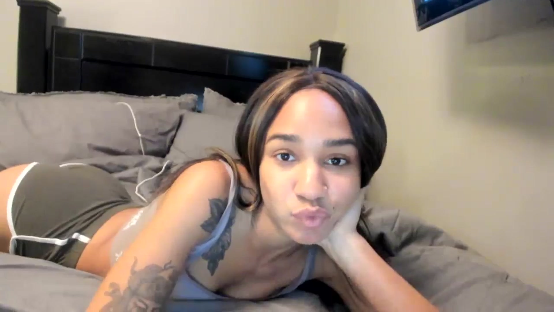 Gallery image thumbnail from XgothgurlX's myfreecams stream on, 01/13/2024, 24:15 image 2 of 20