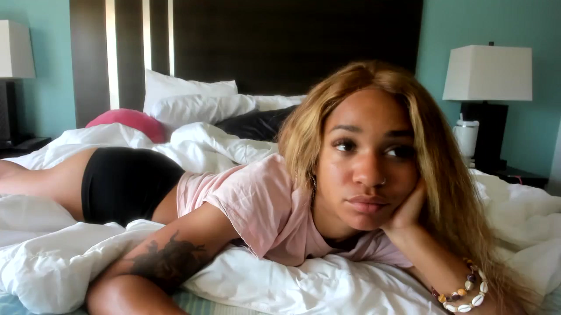 Gallery image thumbnail from XgothgurlX's myfreecams stream on, 05/26/2024, 23:39 image 6 of 20
