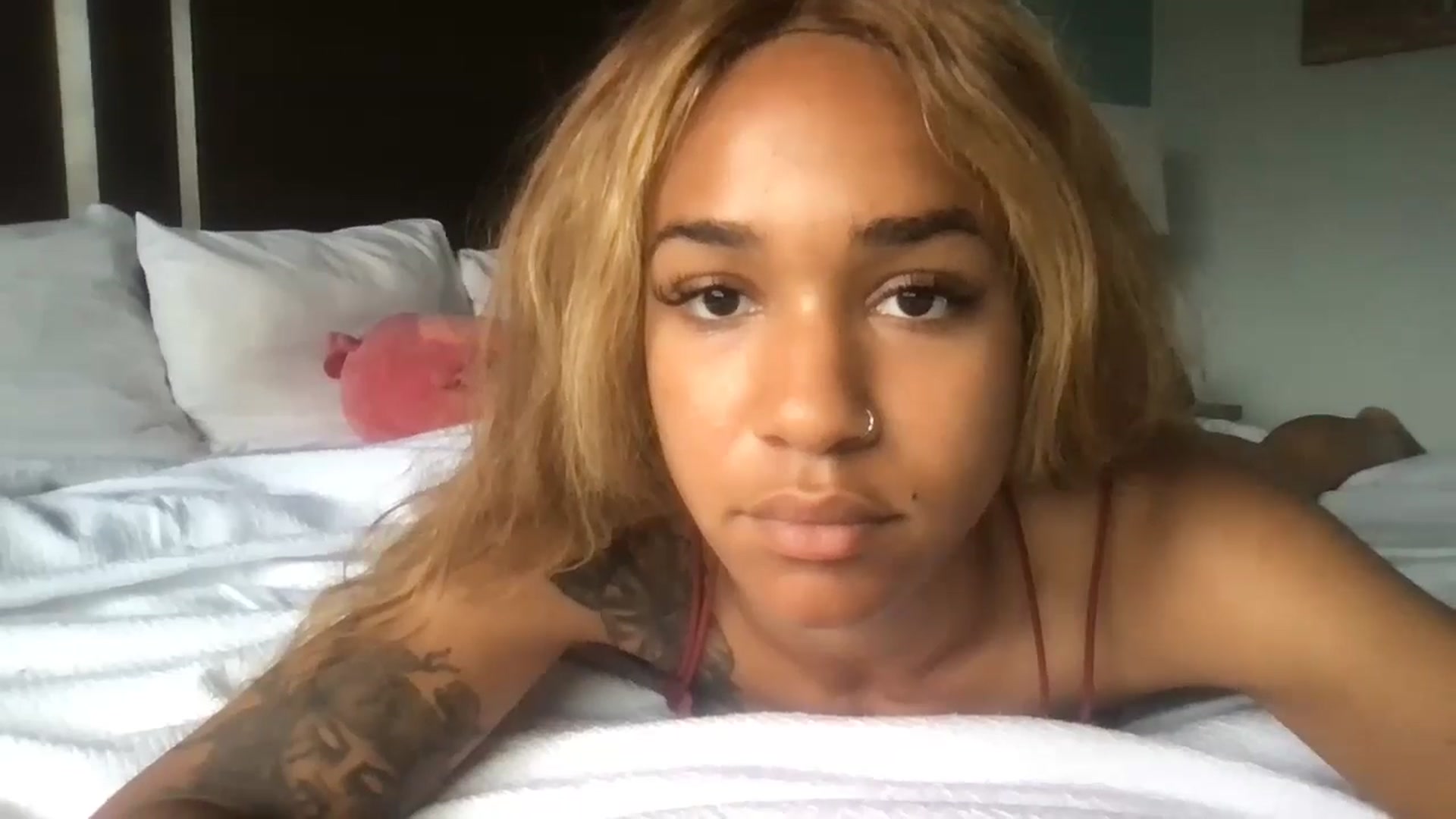 Gallery image thumbnail from XgothgurlX's myfreecams stream on, 06/10/2024, 17:52 image 7 of 20