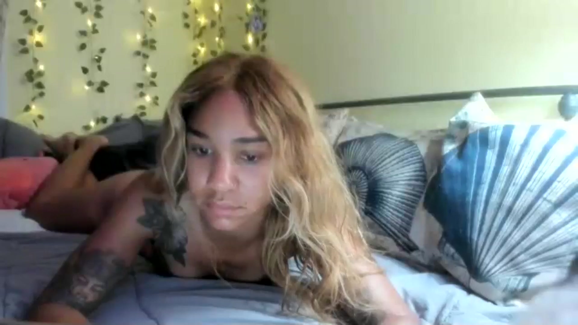 Gallery image thumbnail from XgothgurlX's myfreecams stream on, 07/20/2024, 08:10 image 10 of 20