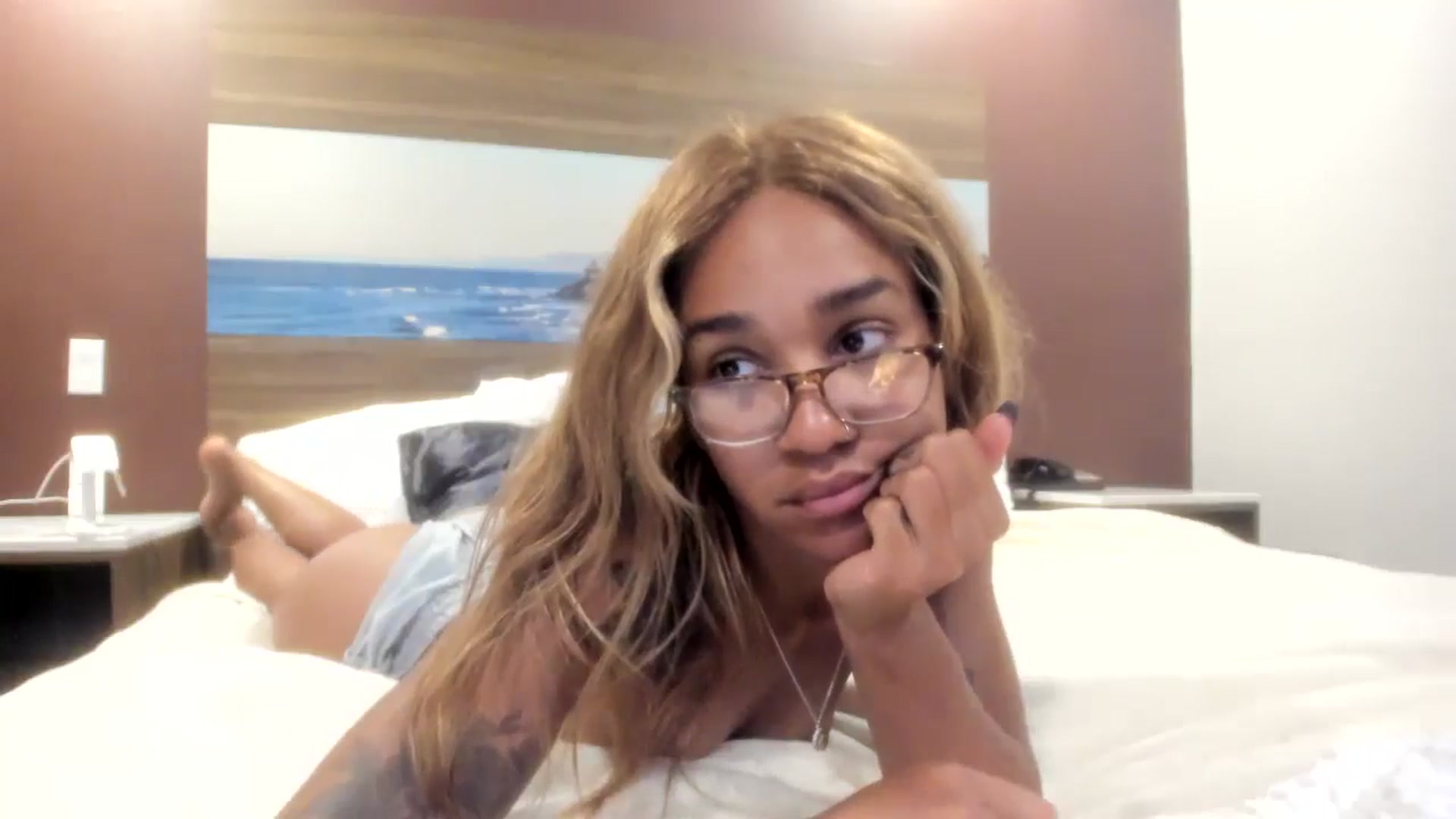 Gallery image thumbnail from XgothgurlX's myfreecams stream on, 07/29/2024, 09:11 image 4 of 20