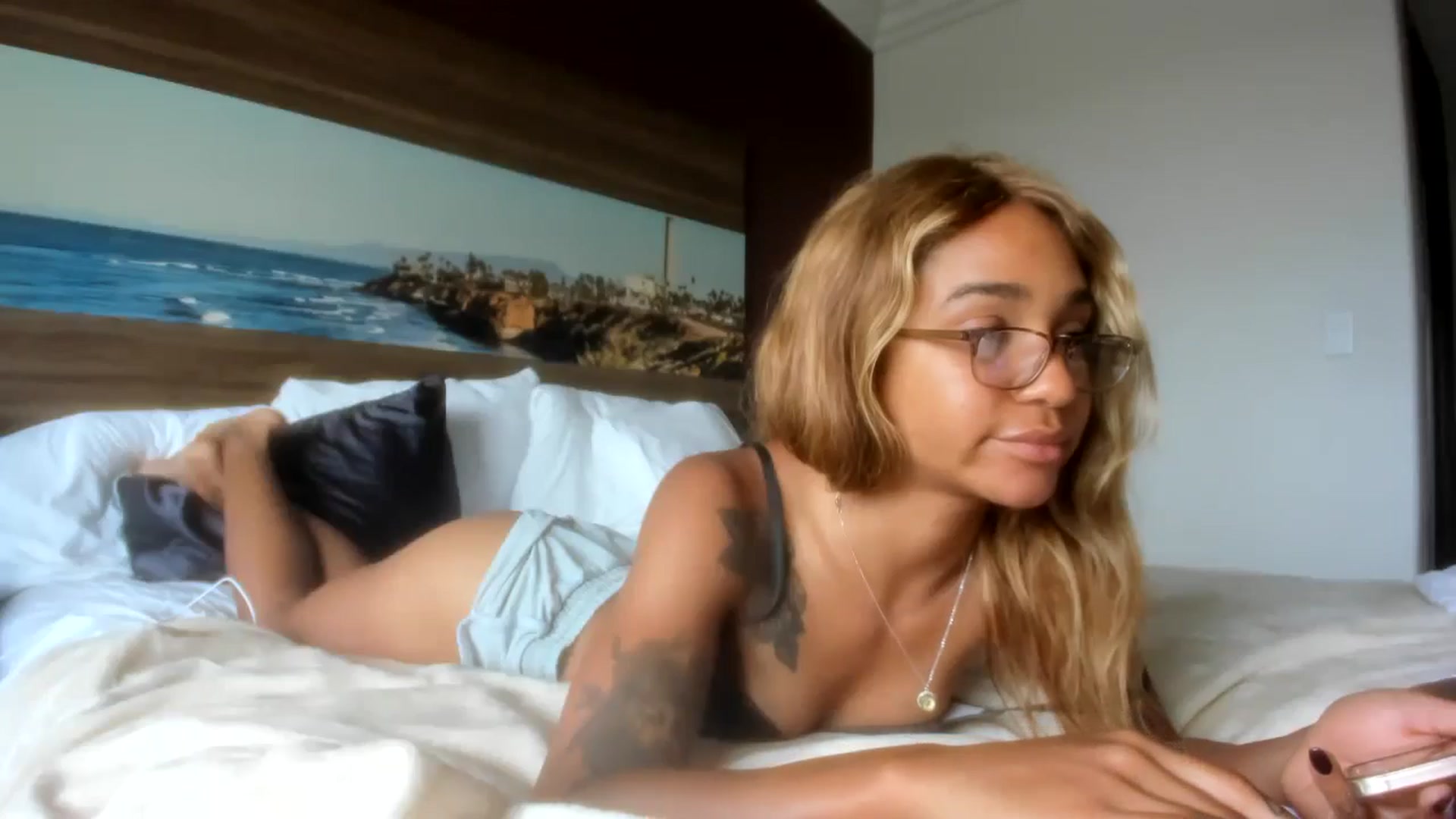 Gallery image thumbnail from XgothgurlX's myfreecams stream on, 07/29/2024, 15:48 image 4 of 20