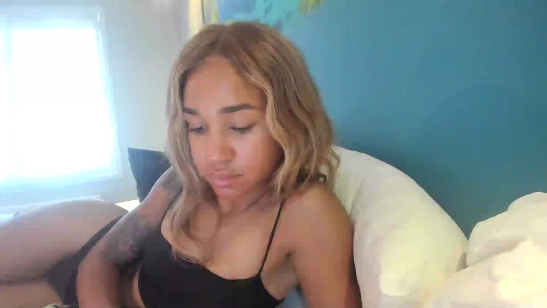 Gallery image thumbnail from XgothgurlX's myfreecams stream on, 08/11/2024, 18:53 image 10 of 20