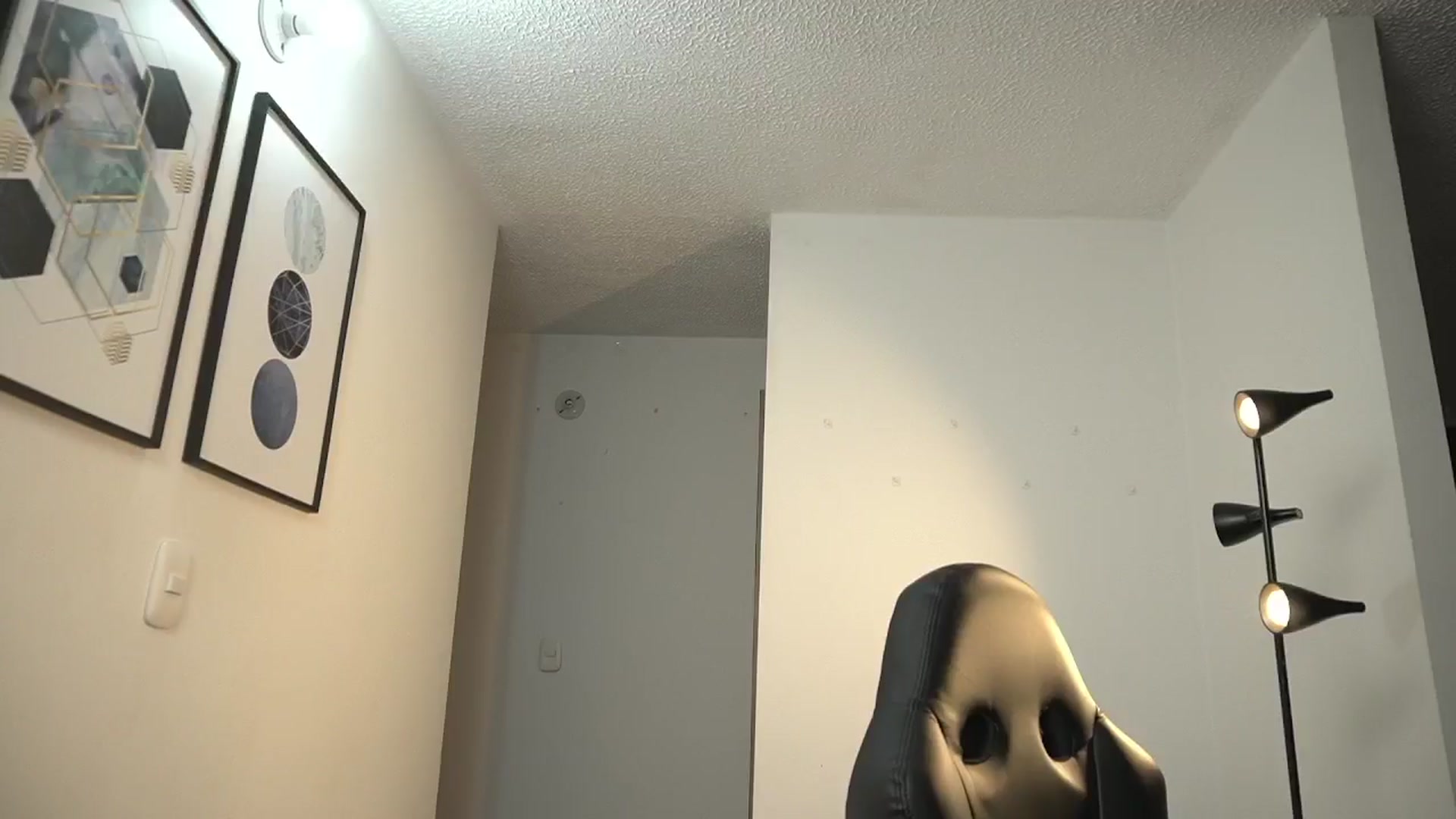 Gallery image thumbnail from Xialing's myfreecams stream on, 06/25/2024, 23:51 image 5 of 20