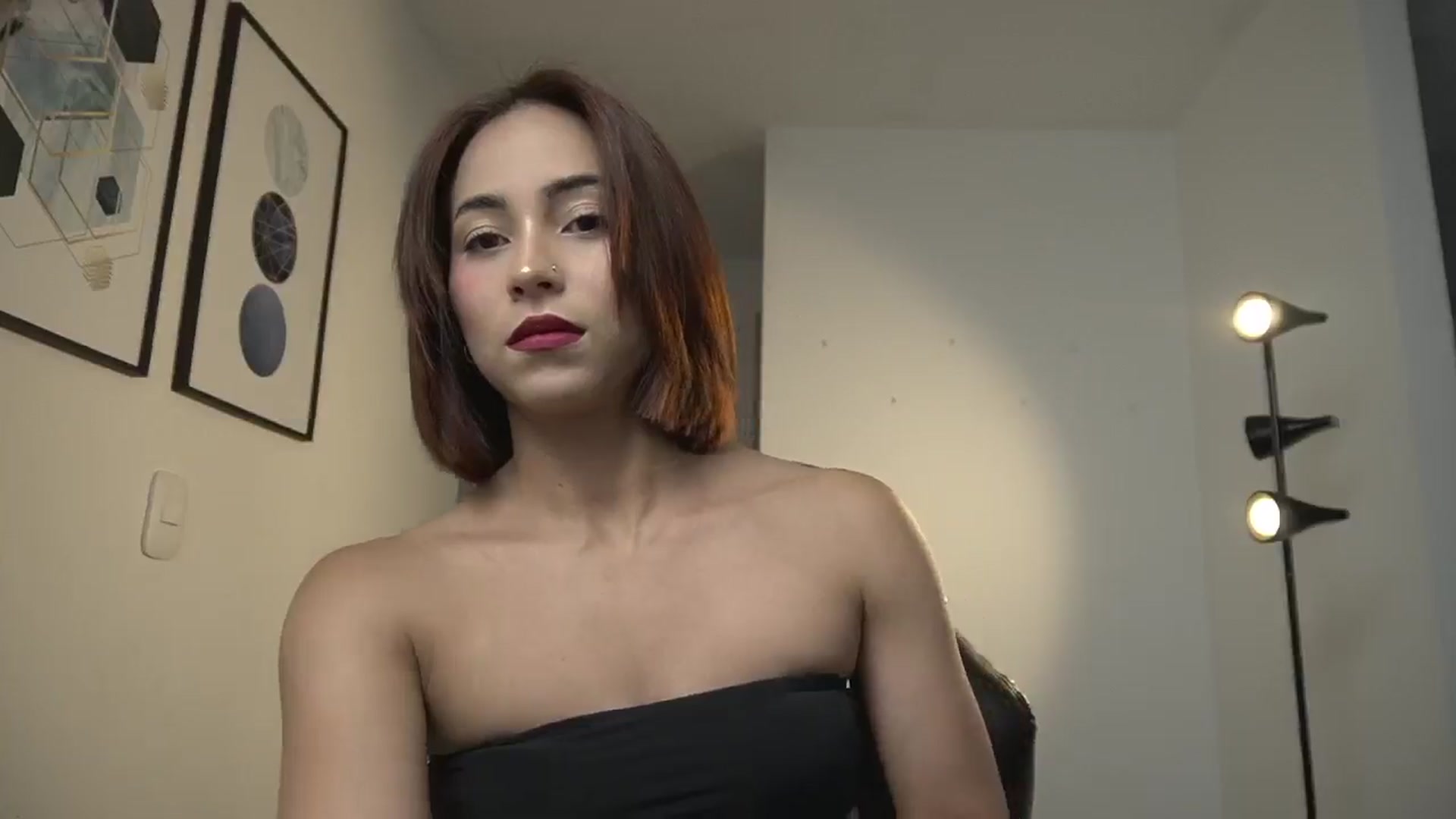 Gallery image thumbnail from Xialing's myfreecams stream on, 07/04/2024, 23:11 image 2 of 20