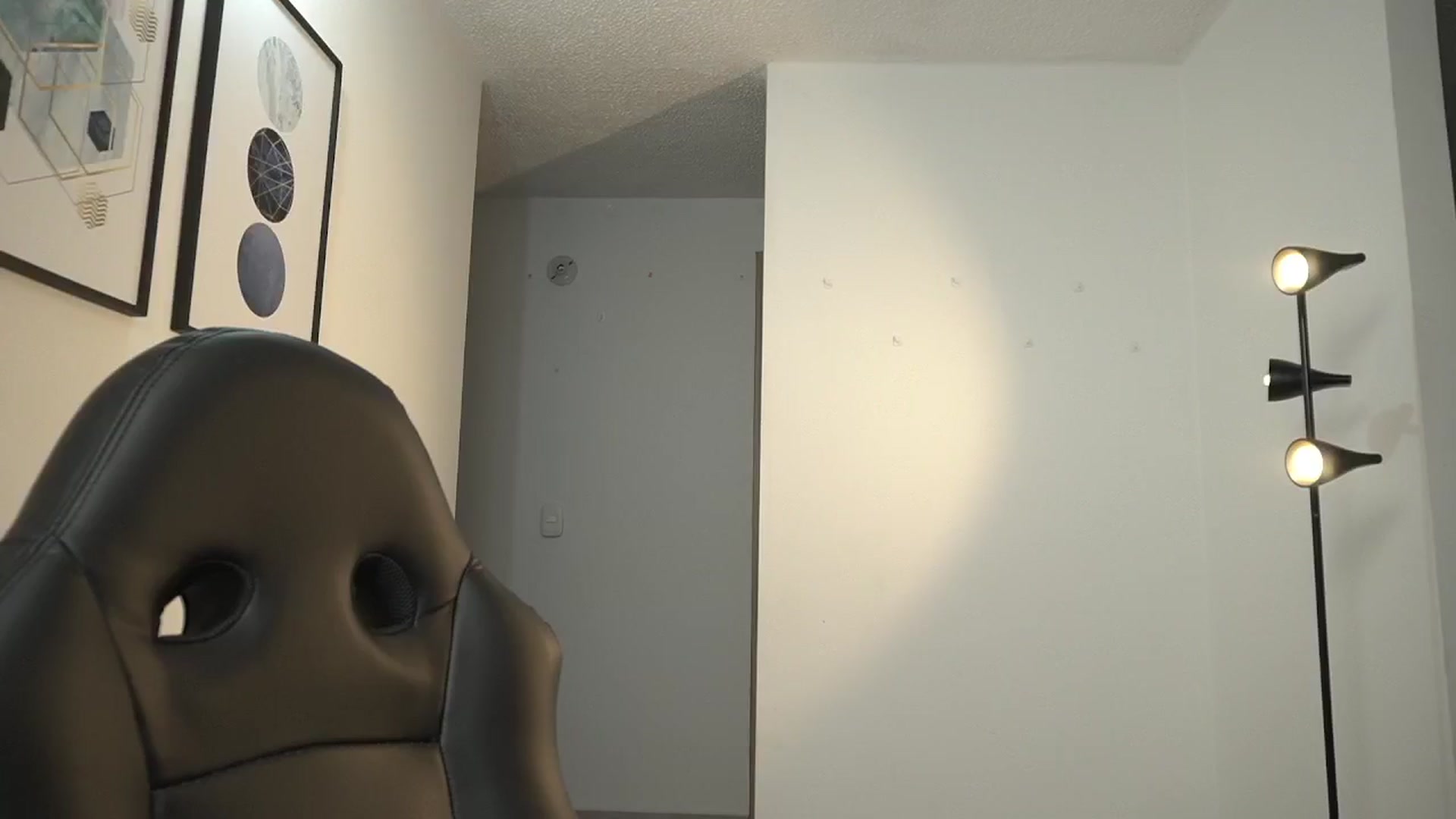 Gallery image thumbnail from Xialing's myfreecams stream on, 07/10/2024, 23:23 image 5 of 20