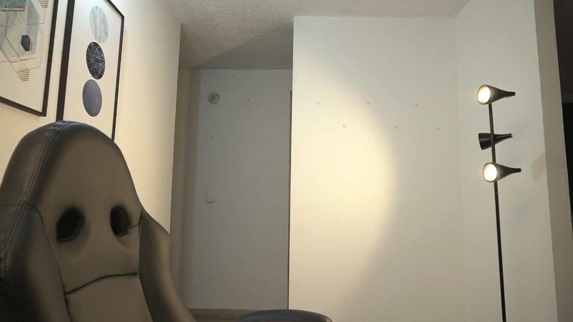 Gallery image thumbnail from Xialing's myfreecams stream on, 07/12/2024, 23:57 image 4 of 20