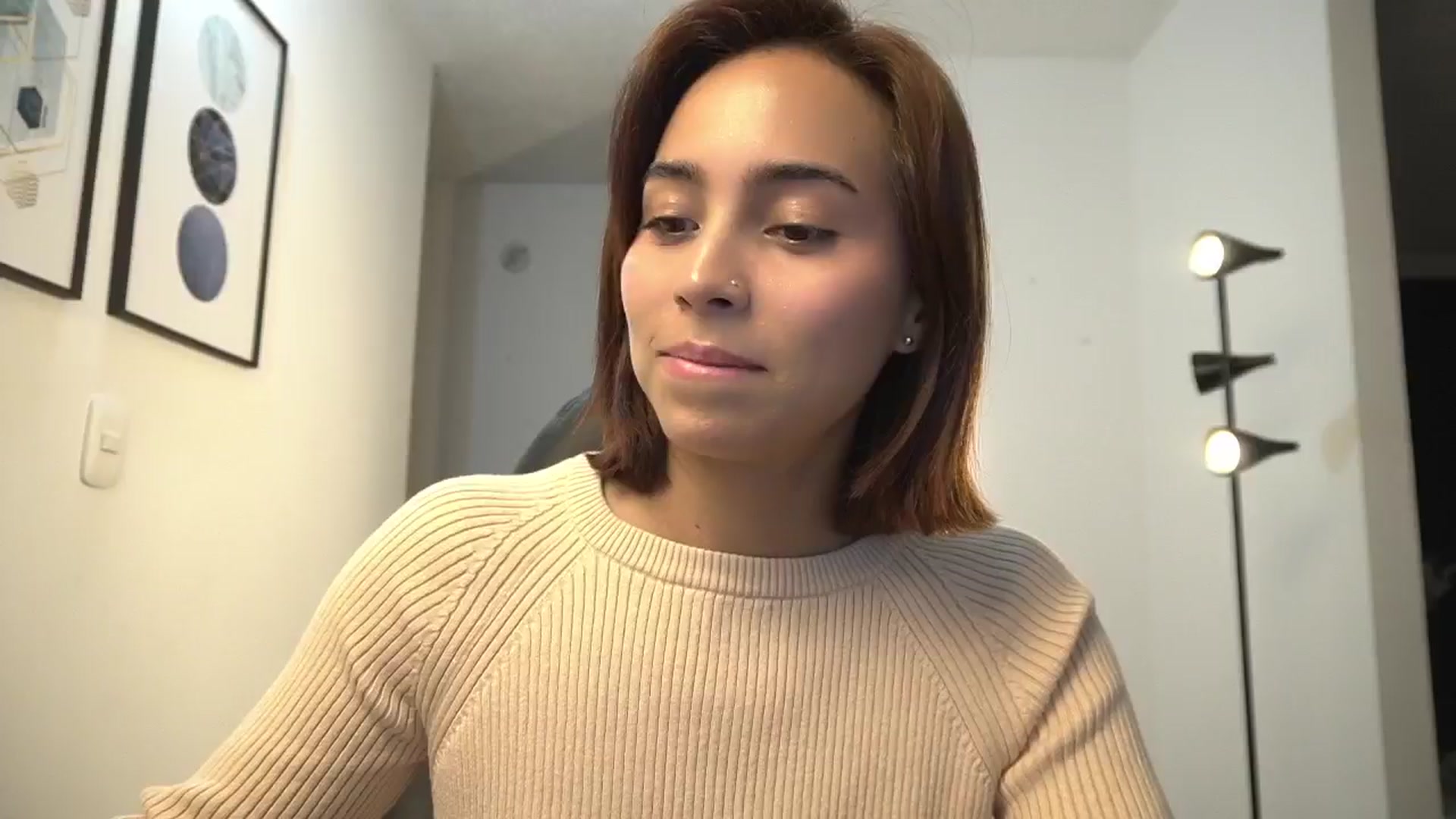 Gallery image thumbnail from Xialing's myfreecams stream on, 07/13/2024, 01:01 image 6 of 20