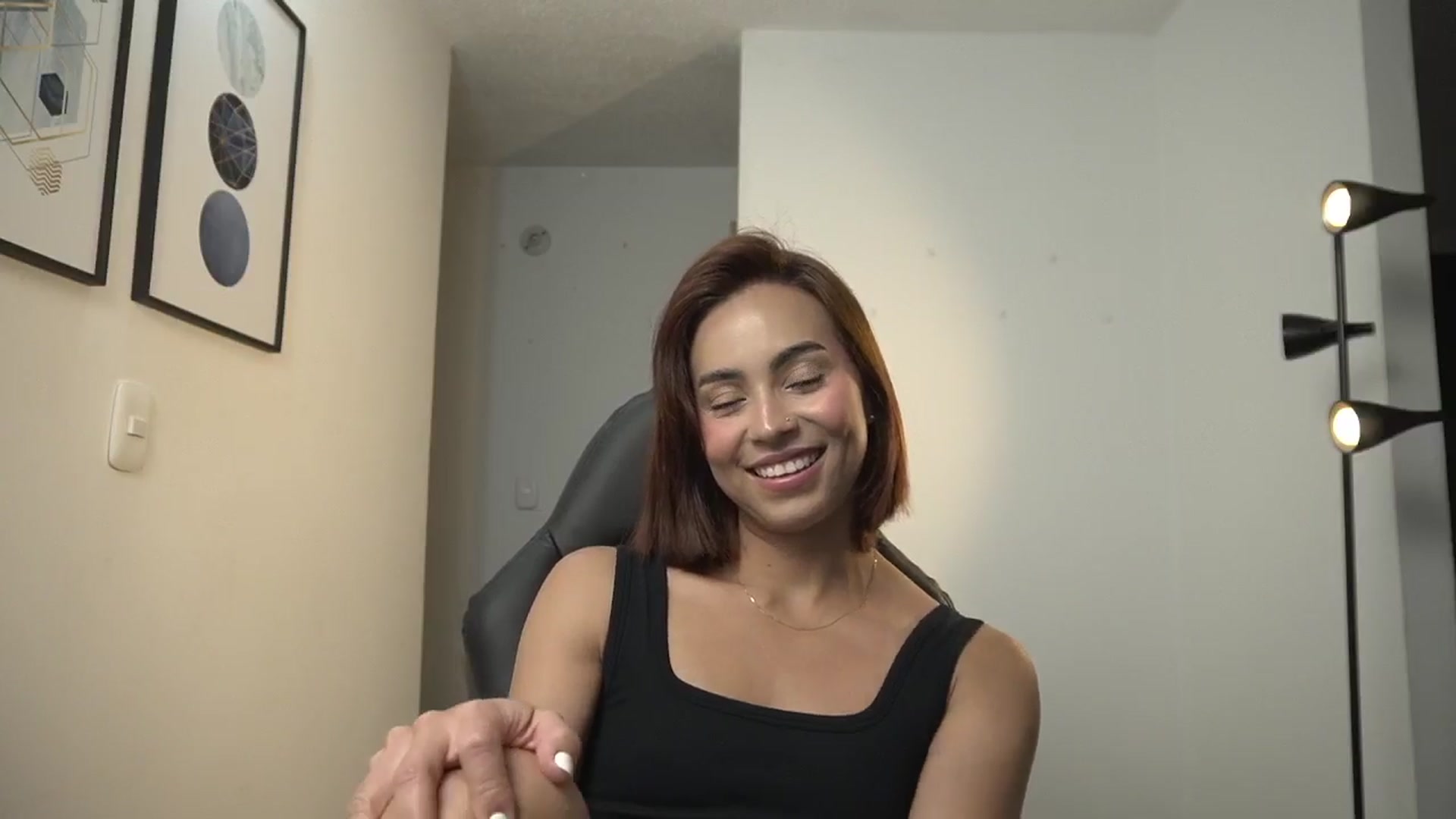 Gallery image thumbnail from Xialing's myfreecams stream on, 07/15/2024, 23:03 image 16 of 20