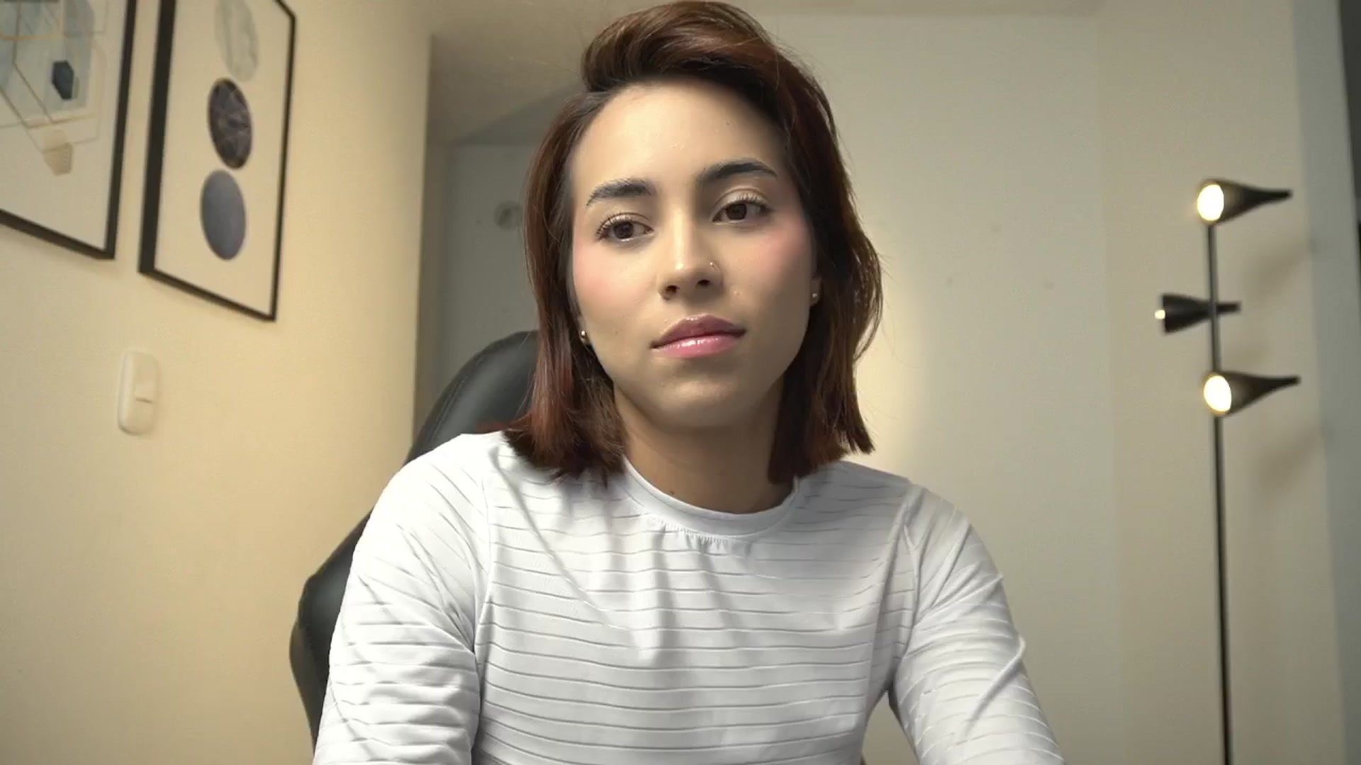 Gallery image thumbnail from Xialing's myfreecams stream on, 07/22/2024, 21:33 image 4 of 20