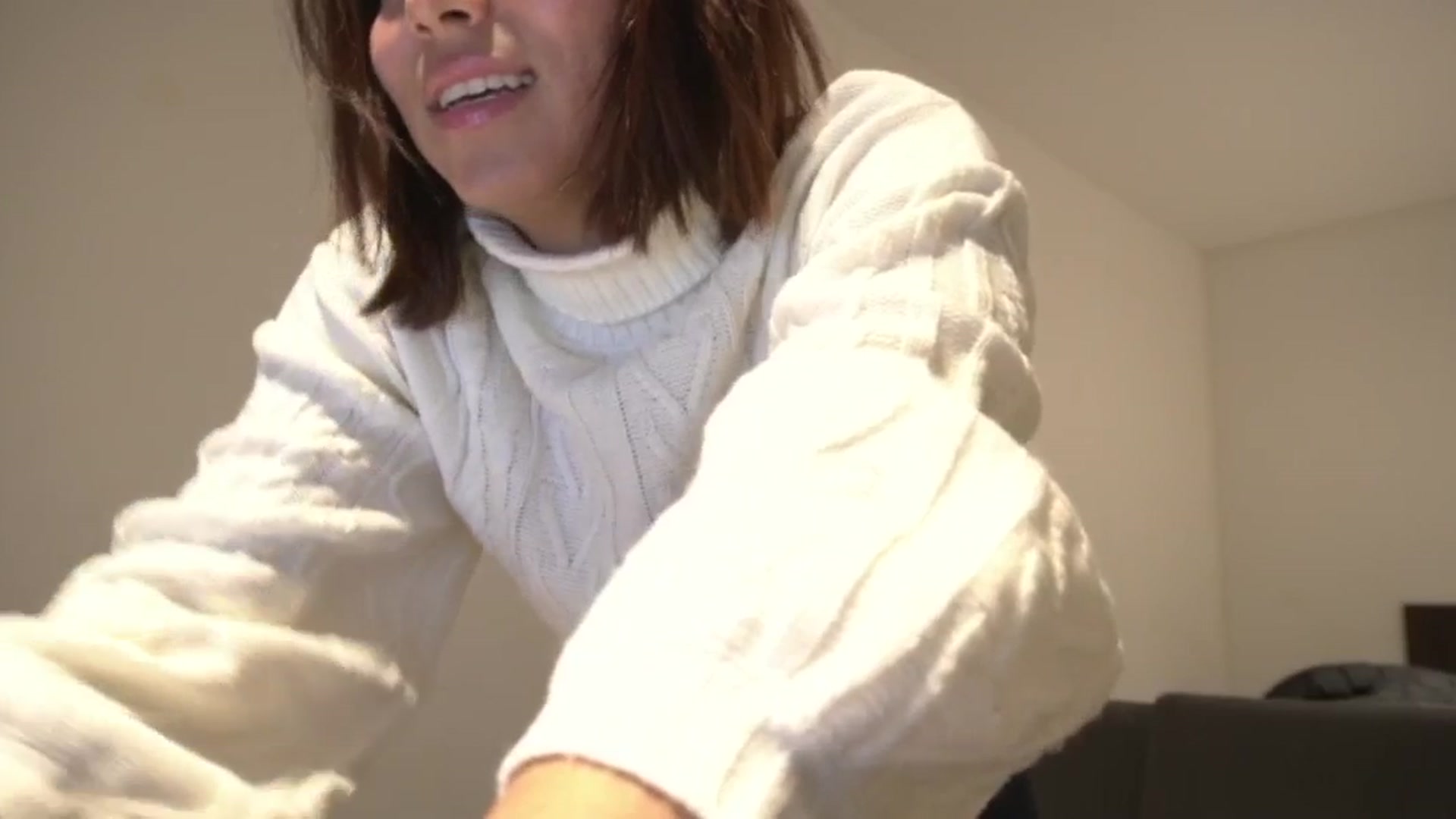 Gallery image thumbnail from Xialing's myfreecams stream on, 08/21/2024, 01:06 image 8 of 20