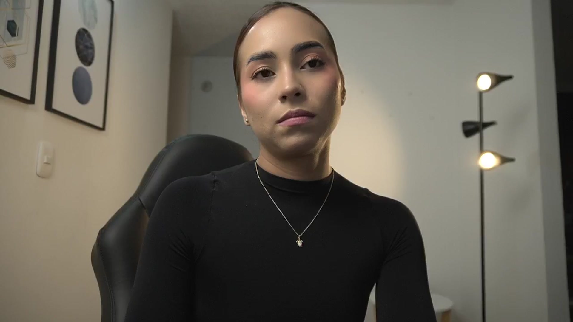 Gallery image thumbnail from Xialing's myfreecams stream on, 08/28/2024, 24:48 image 3 of 20