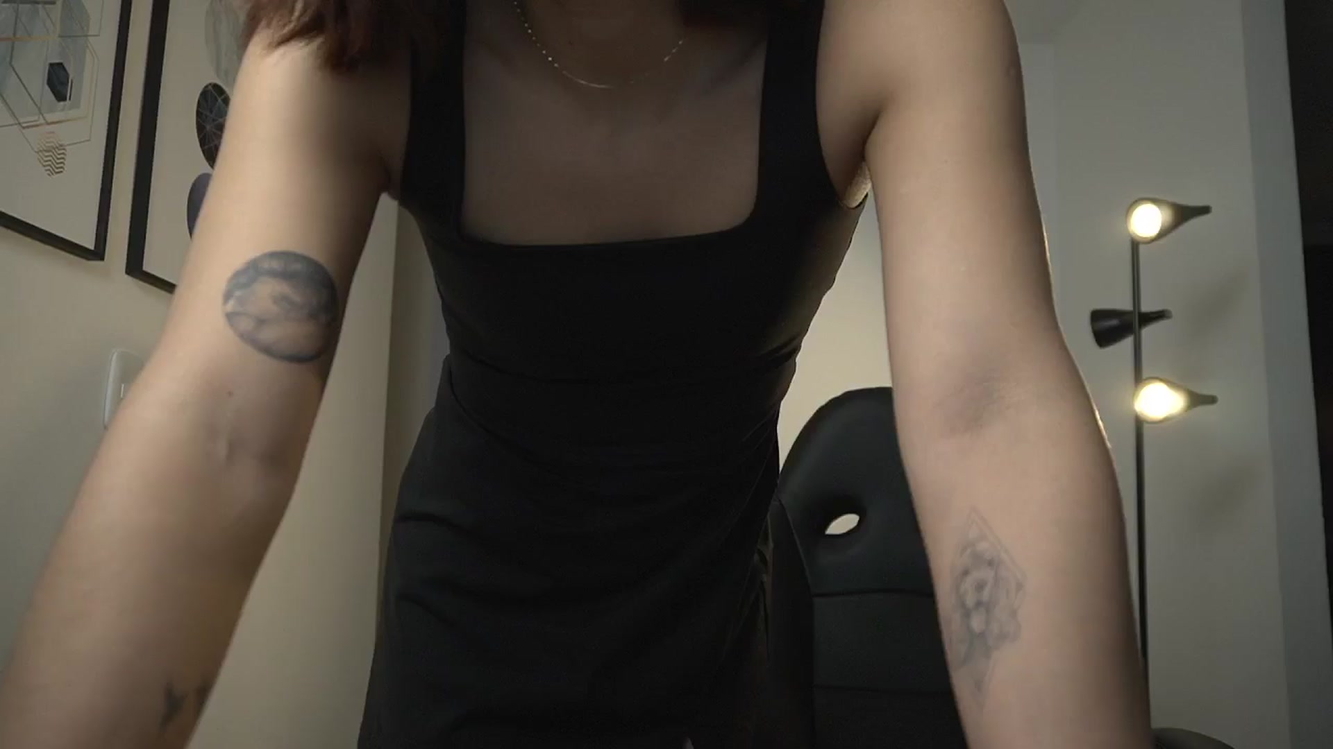 Gallery image thumbnail from Xialing's myfreecams stream on, 08/29/2024, 24:18 image 13 of 20