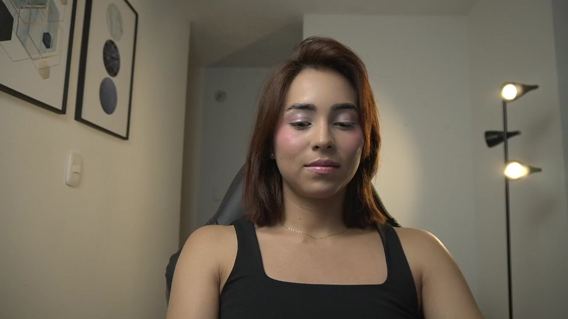Gallery image thumbnail from Xialing's myfreecams stream on, 08/29/2024, 24:18 image 11 of 20