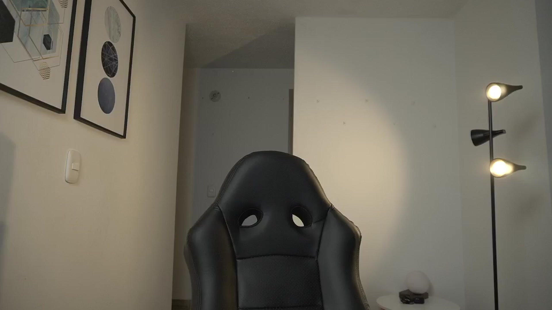 Gallery image thumbnail from Xialing's myfreecams stream on, 08/29/2024, 24:18 image 3 of 20