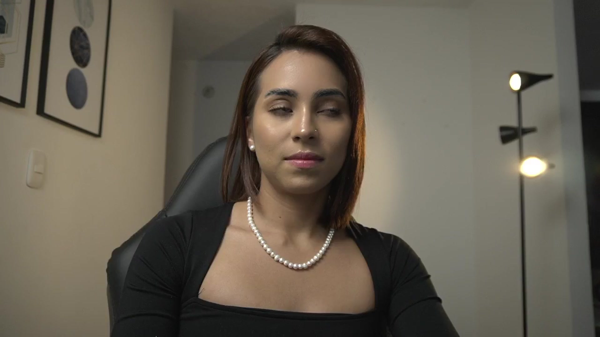 Gallery image thumbnail from Xialing's myfreecams stream on, 09/08/2024, 21:27 image 9 of 20