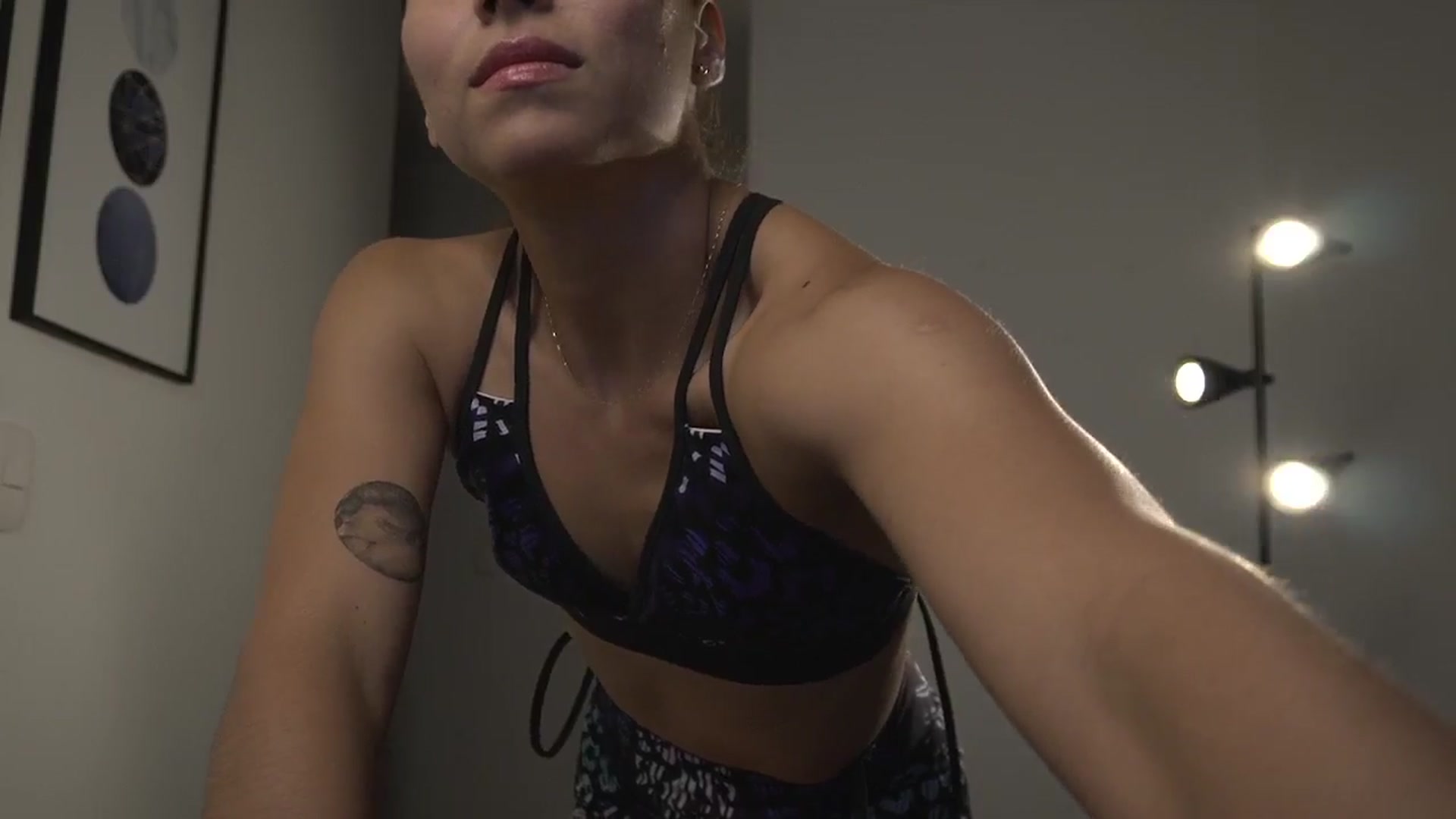 Gallery image thumbnail from Xialing's myfreecams stream on, 09/14/2024, 24:29 image 14 of 20