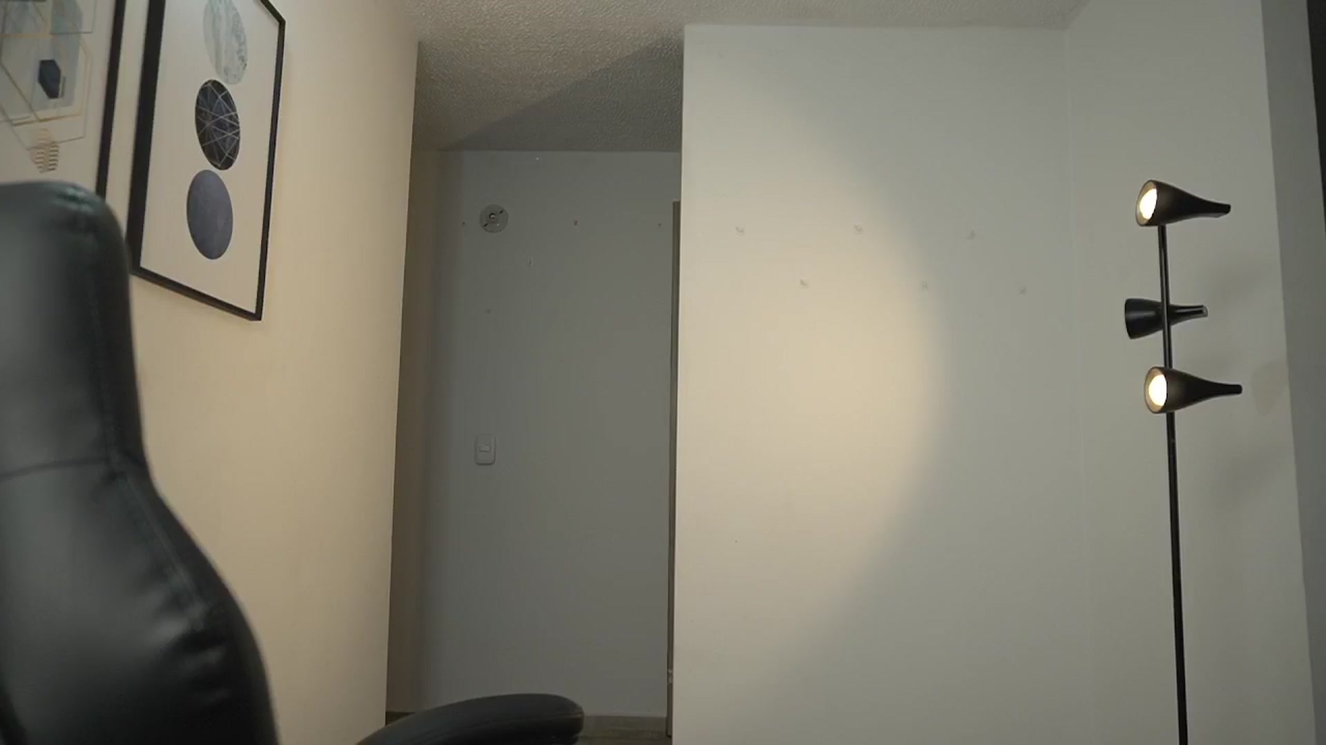 Gallery image thumbnail from Xialing's myfreecams stream on, 09/18/2024, 22:19 image 9 of 20