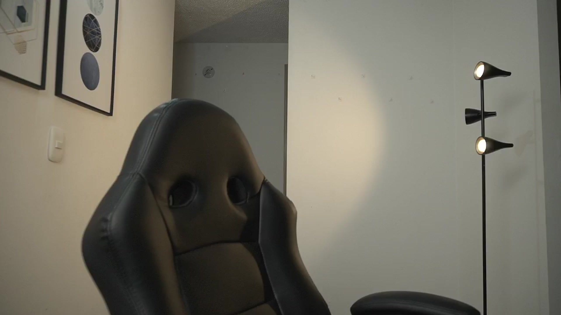 Gallery image thumbnail from Xialing's myfreecams stream on, 09/20/2024, 24:19 image 12 of 20